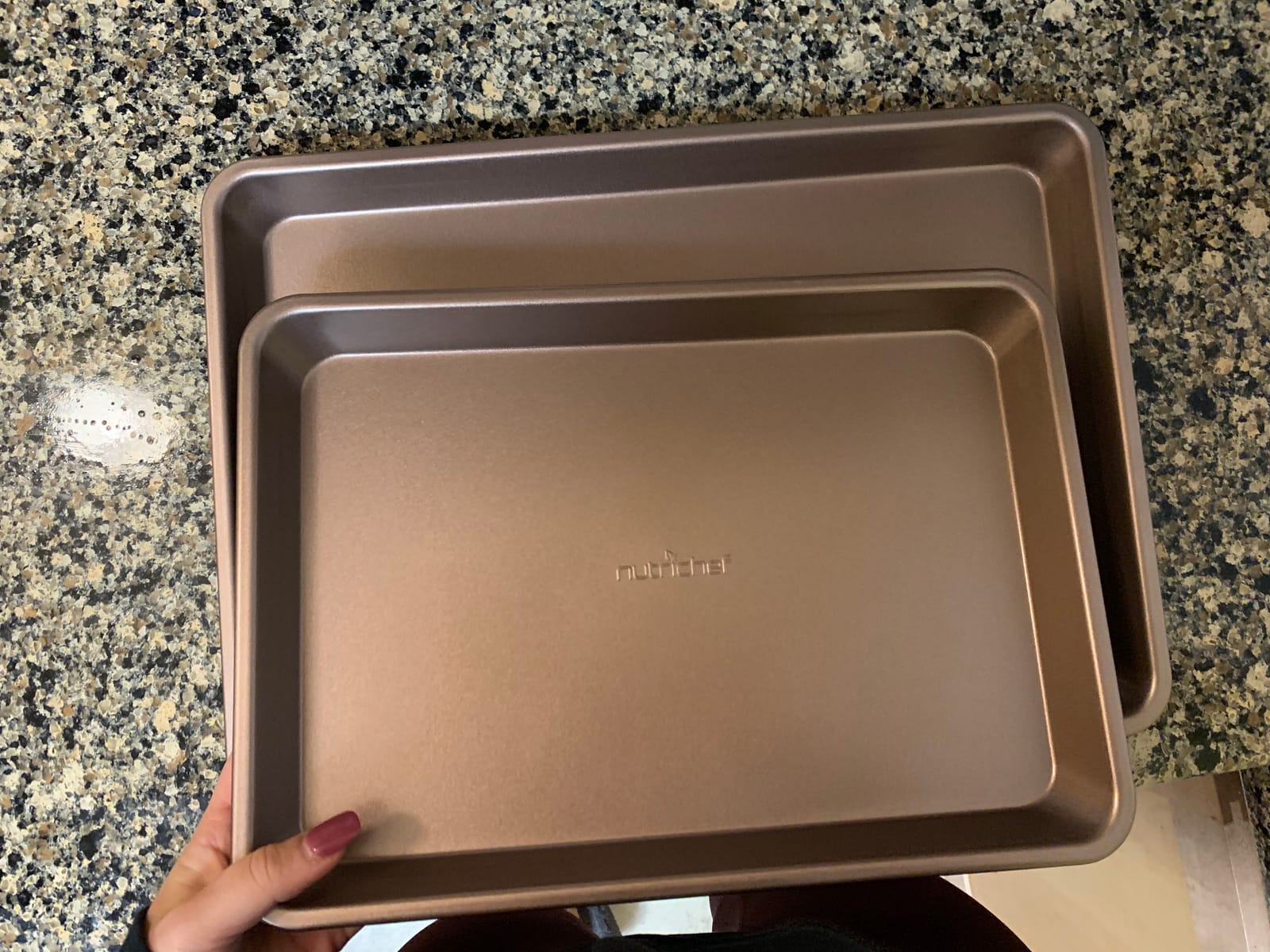 NutriChef 2-Piece Nonstick Stackable Cookie Sheet Set – Non-Toxic Carbon Steel Baking Pans – Heavy Duty, Warp-Resistant, Easy to Clean, Oven & Dishwasher Safe Bakeware customer photo 2