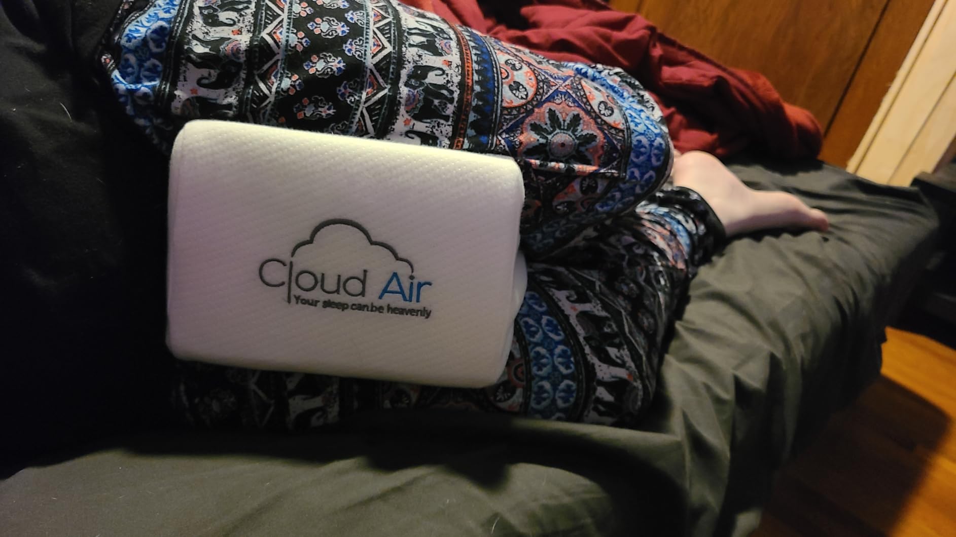 Vaunn Medical Cloud Air Side Sleeper Memory Foam Knee Pillow and Leg Positioner Cushion to Soothe Back, Leg and Hip Discomfort customer photo 1