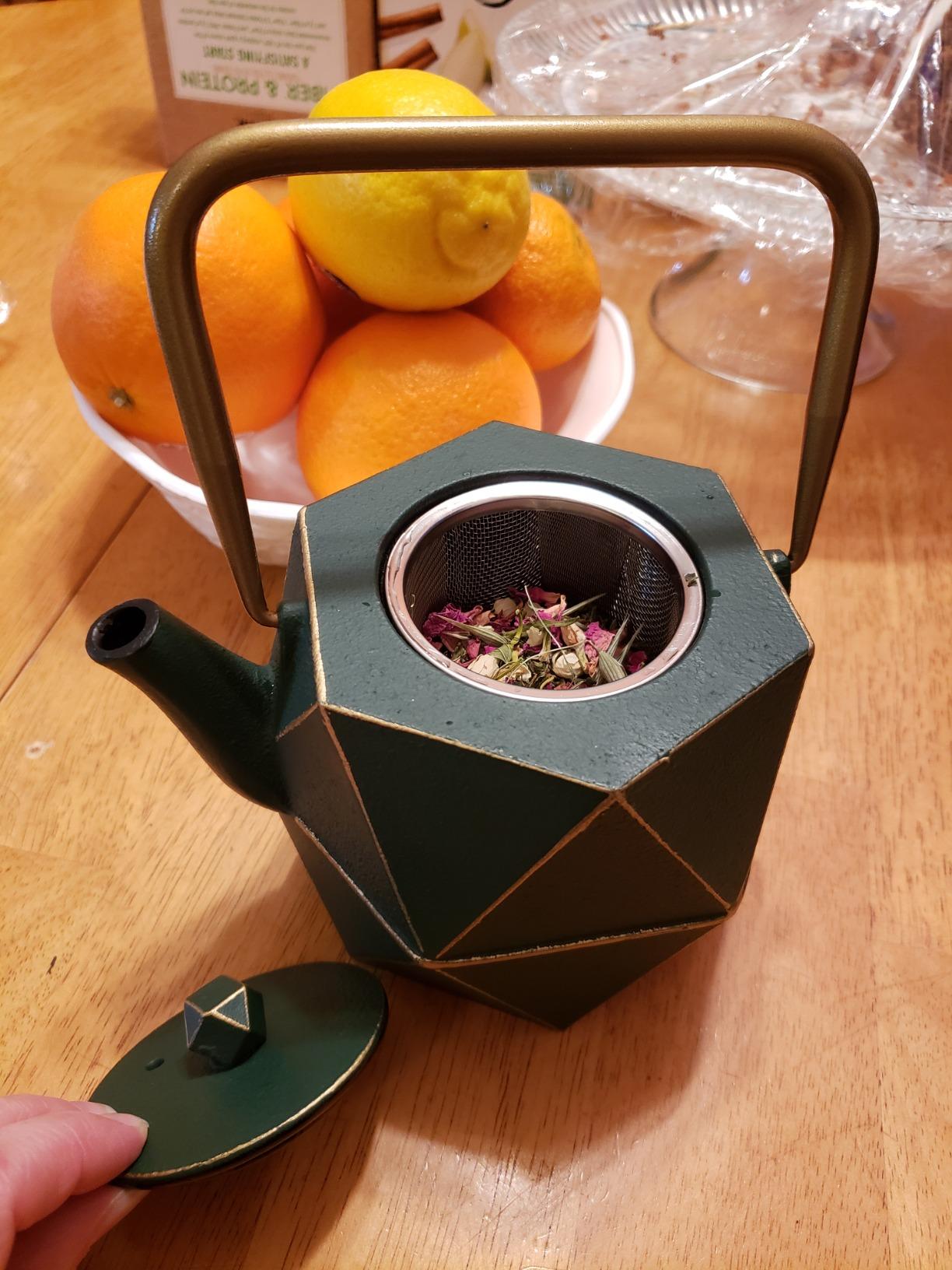 Toptier Cast Iron Teapot, Stovetop Safe Japanese Cast Iron Tea Kettle, Diamond Design Tea Pot with Removable Infuser for Loose Tea, 30 Ounce (900 ml), Dark Green customer photo 1