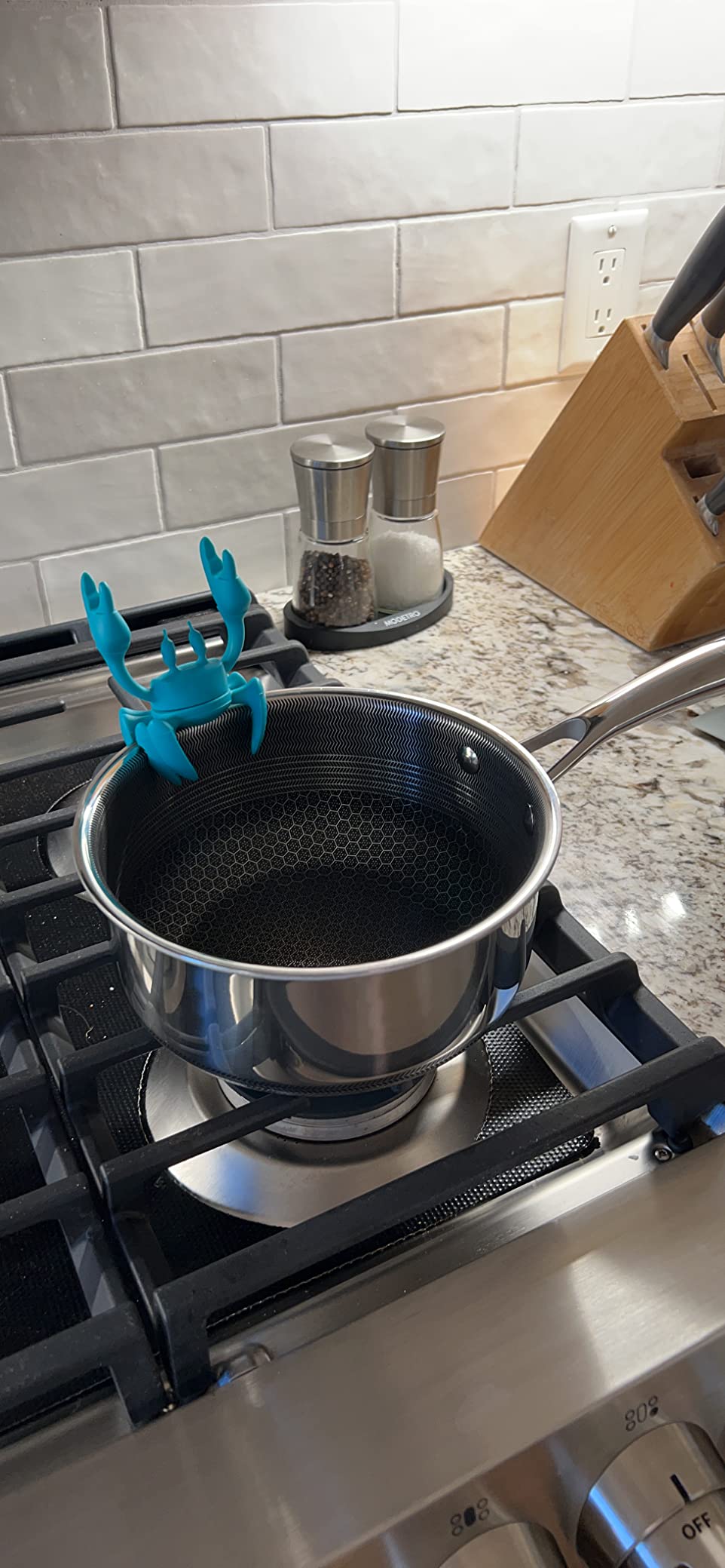 OTOTO 2 in 1 Silicone Spoon Rest & Steam Releaser - Large Spoon Holder for Stove Top - Unique and Useful Gift for Cooking - Heat Resistant Utensil Rest, Kitchen Gadgets, Red Gift (Red the Crab) customer photo 2