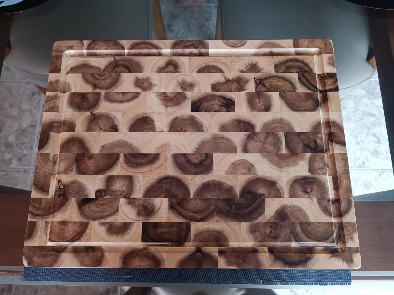 Acacia End Grain Cutting Board (17x13x1.5in), Butcher Block - Reversible Multipurpose Chopping Board with Juice Groove, Cracker Holder & Inner Handles customer photo 1
