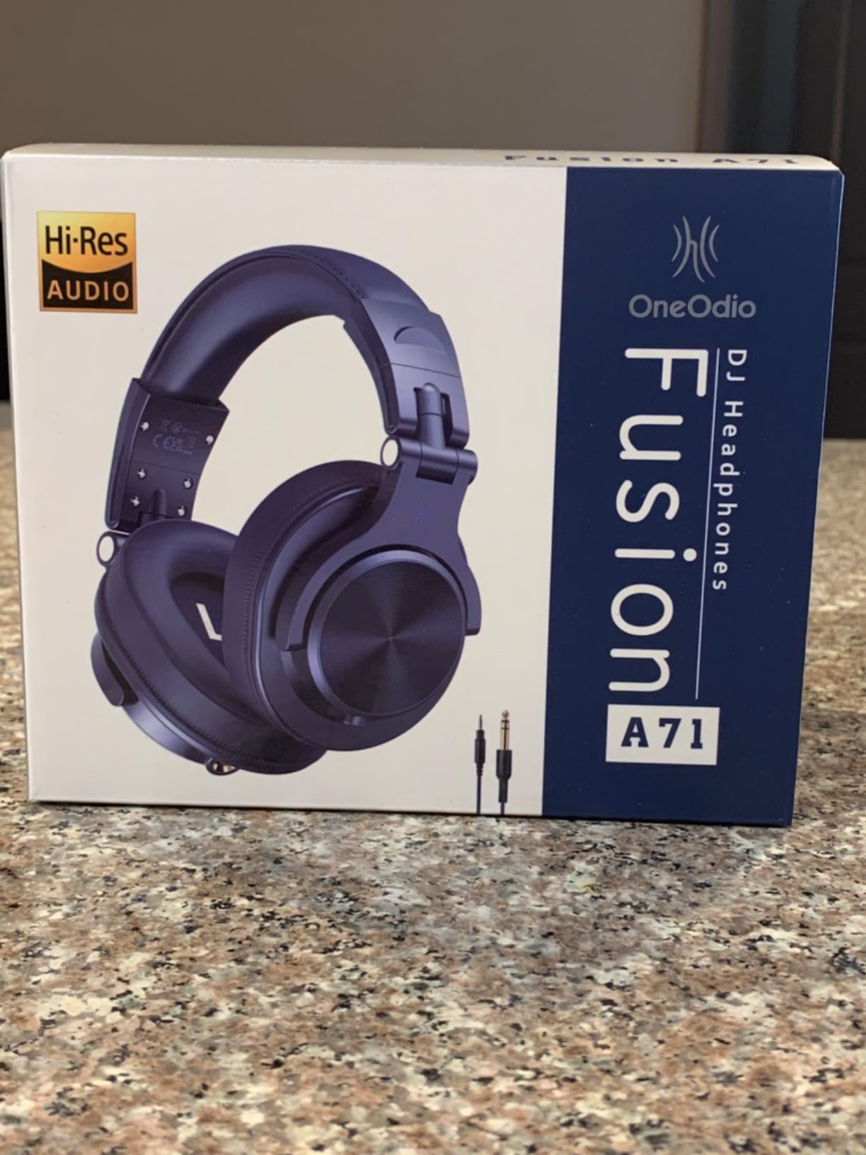 OneOdio A71 Hi-Res Wired Over-Ear Studio Headphones for DJ, Mixing - Red customer photo 2