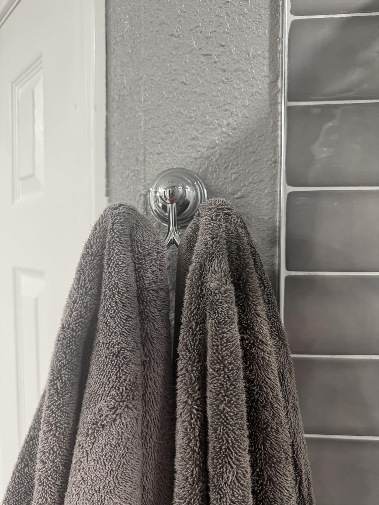 Delta Faucet AUB35-PC Aubrey Robe Hook, Chrome customer photo 1