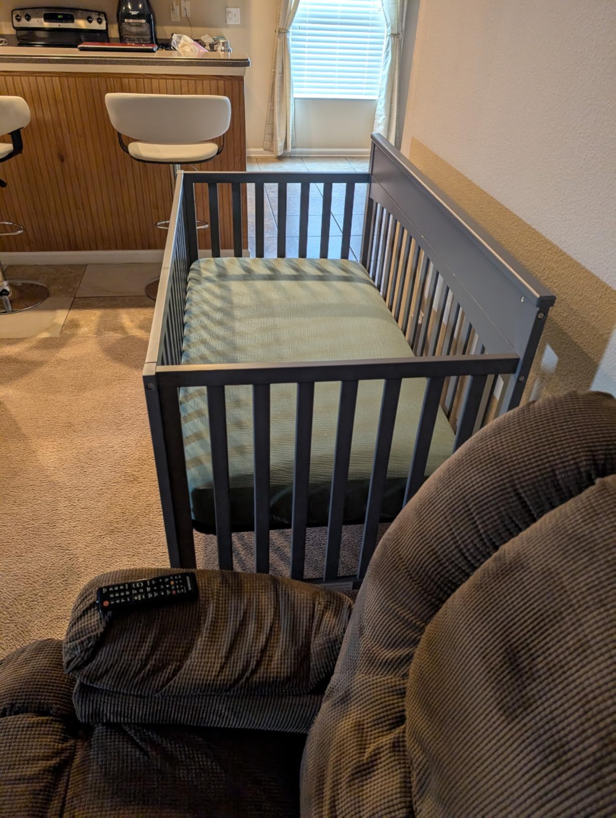 Oxford Baby Harper 4-in-1 Convertible Crib, Dove Gray, GreenGuard Gold Certified customer photo 1