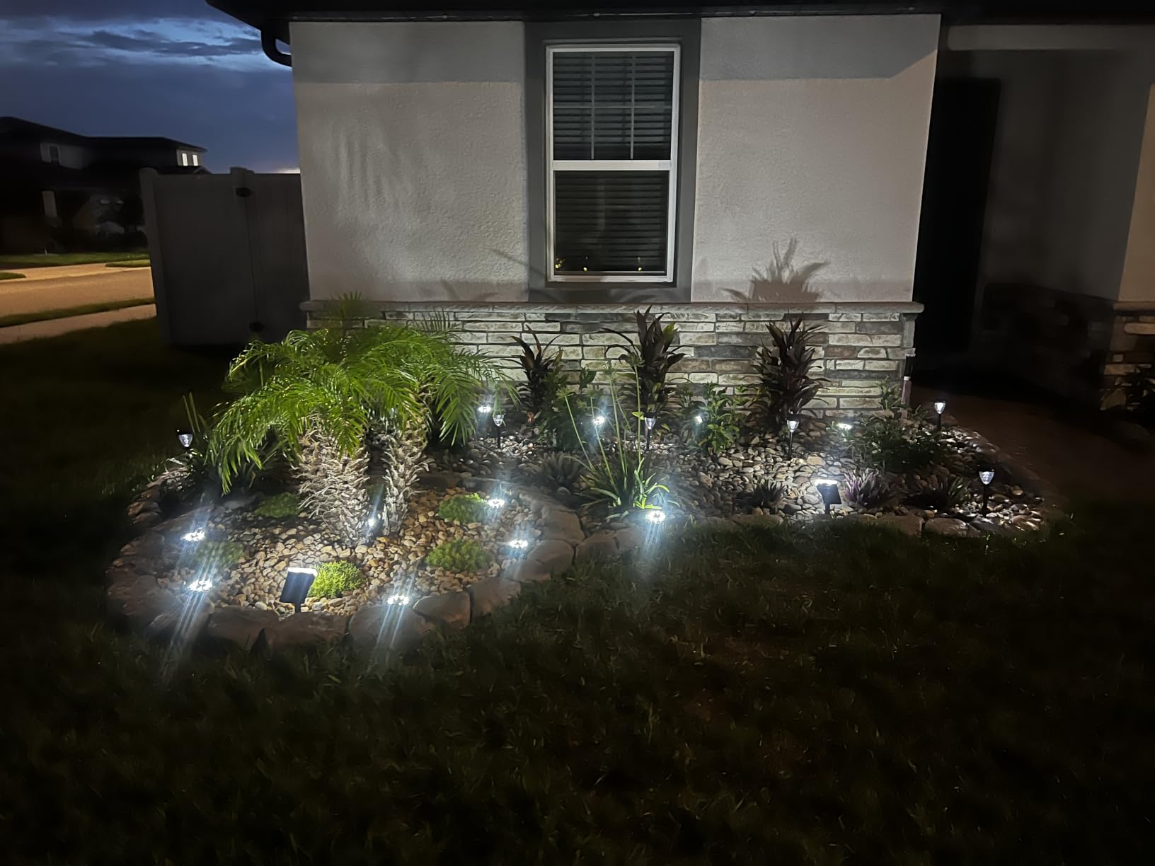 Linkind Solar Lights Outdoor Waterproof Landscape Spotlight Daylight 2 Pack customer photo 1