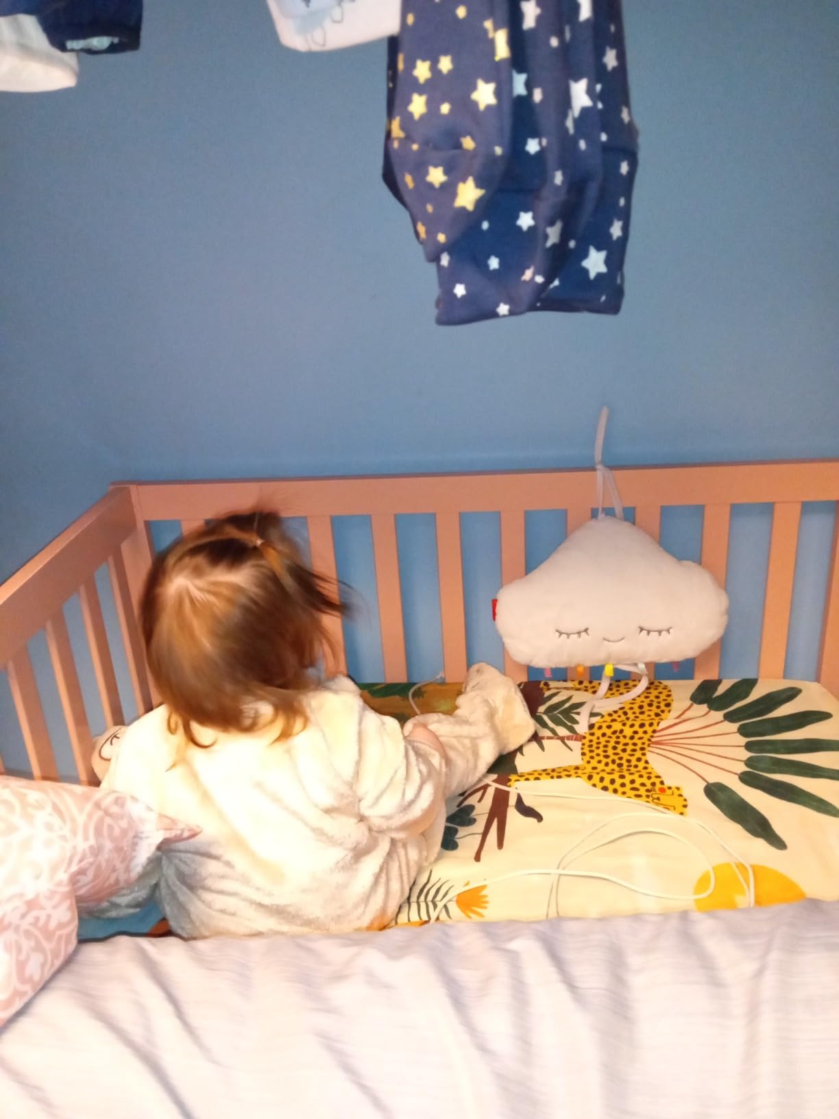 Dream On Me Edgewood 4-in-1 Convertible Mini Baby Crib in Cool Grey, GreenGuard Gold & JPMA, Non-Toxic, Compact 40×25×33″ Design, Converts to Mini Daybed & Twin Bed, 1″ Mattress Pad customer photo 2