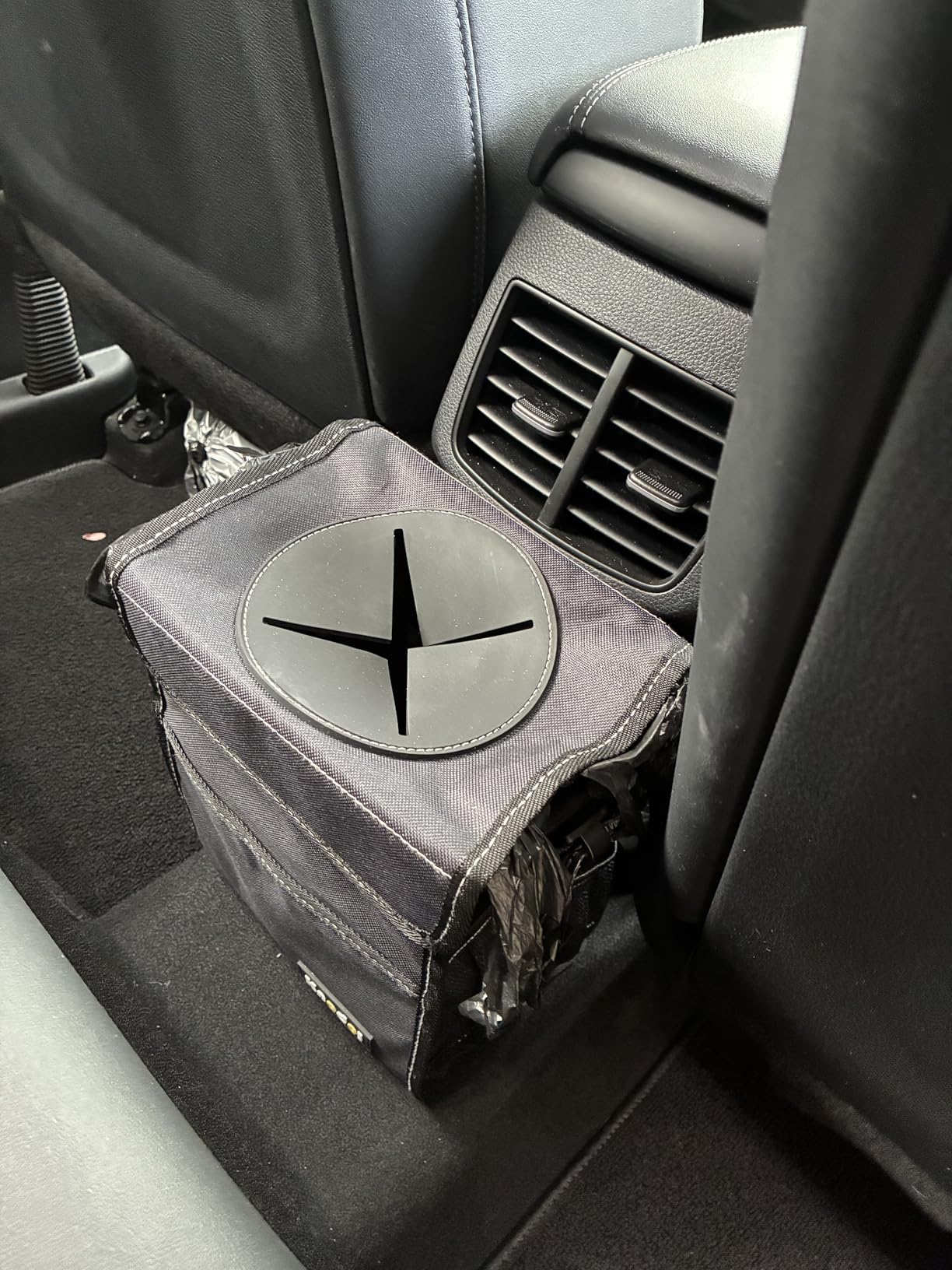 K KNODEL 2 Gallon Black Leak-Proof Waterproof Car Trash Can with Lid customer photo 2