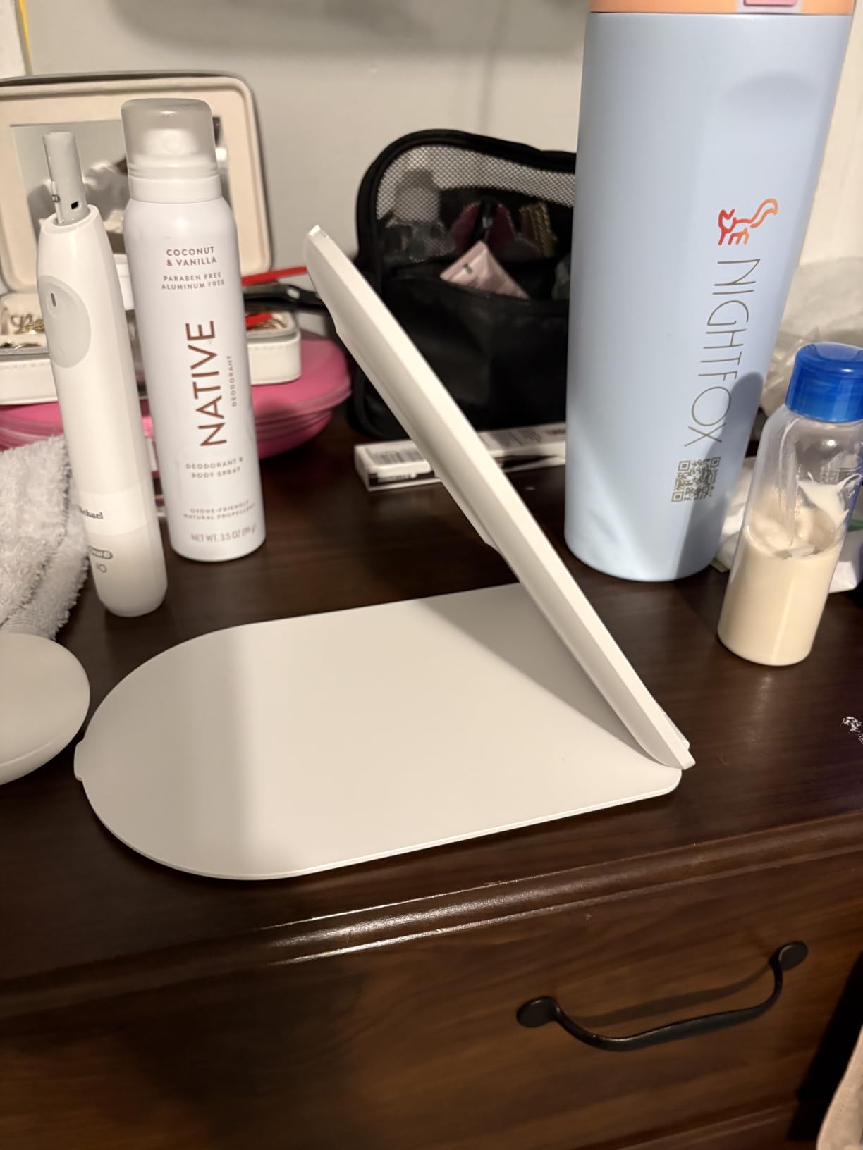 FUNTOUCH Rechargeable Travel Makeup Mirror with 72 Led Lights customer photo 2