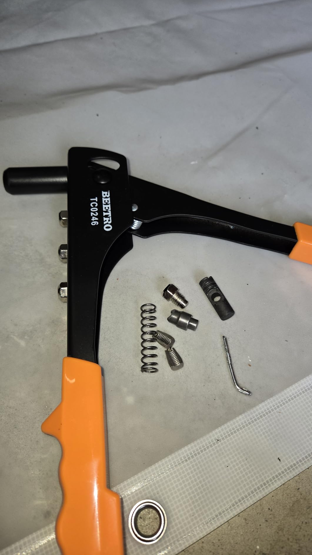 BEETRO Heavy Duty Hand Riveter, Rivet Gun, 3/32