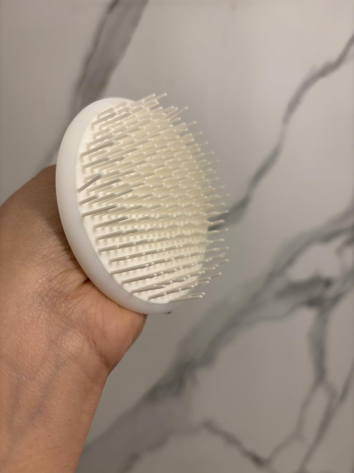 Jupiter Scalp Exfoliator - Scalp Massager Tool for Wet & Dry Hair - Ergonomic Detangler Brush - Dandruff Comb & Scrub to Remove Dandruff & Buildup and Support Circulation - Black/White customer photo 2