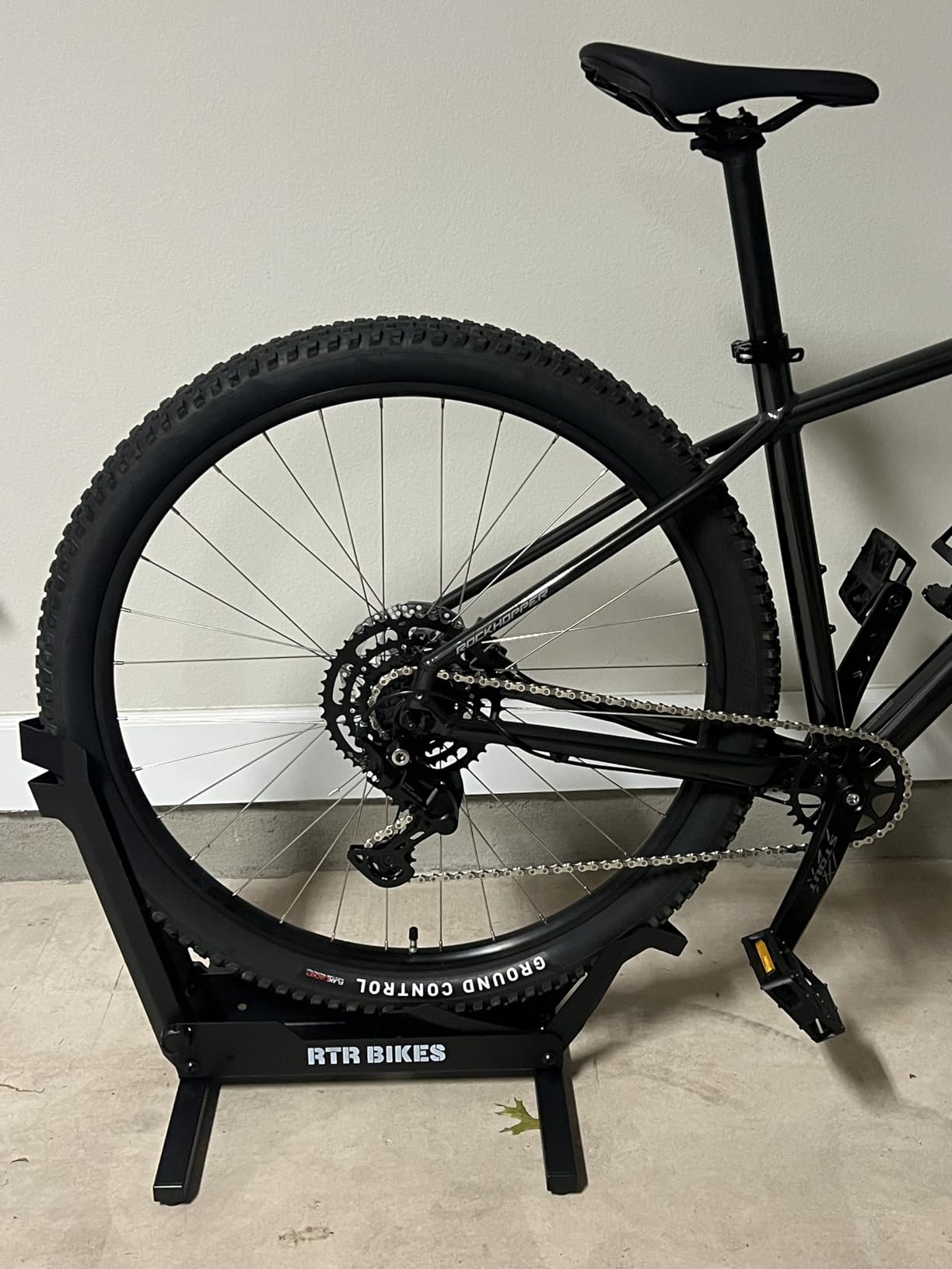 RTR BIKES Brutus Professional Bike Floor Stand – Heavy Duty Steel Rack for E-Bikes & MTB up to 66 lbs (30kg) – Fits 26-29