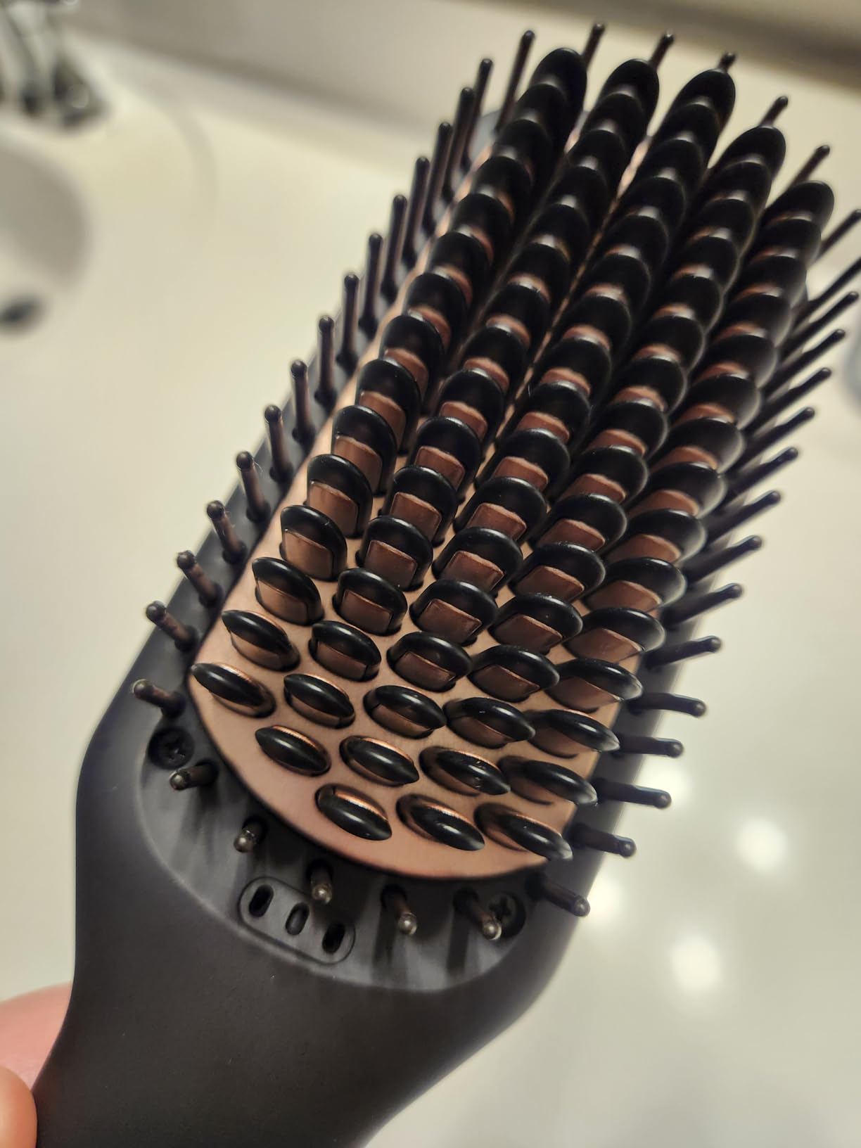 MEGAWISE Black Ceramic Ionic Straightener Brush, 20s Fast Heat, Dual Volt customer photo 2