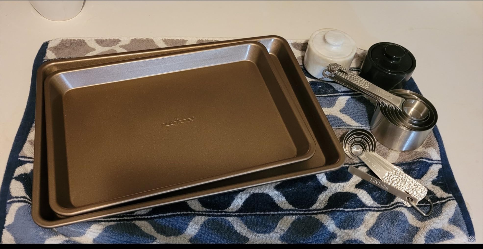 NutriChef 2-Piece Baking Sheet Non Stick - Premium Carbon Steel Cookie Sheets for Baking - Large and Medium Baking Trays for Oven - Black customer photo 2