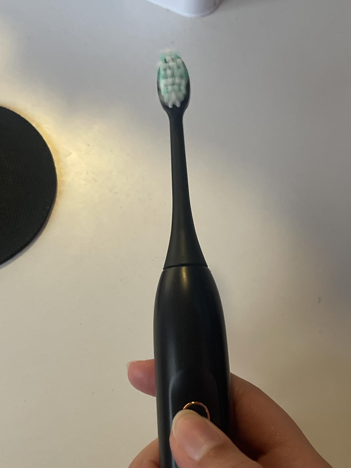 kingheroes Electric Toothbrush Set, Comes with 8 Brush Heads & Travel Case,4 Modes with 2 Minutes Built in Smart Timer, One Charge for 60 Days, 42000 VPM Motor (Black) customer photo 2