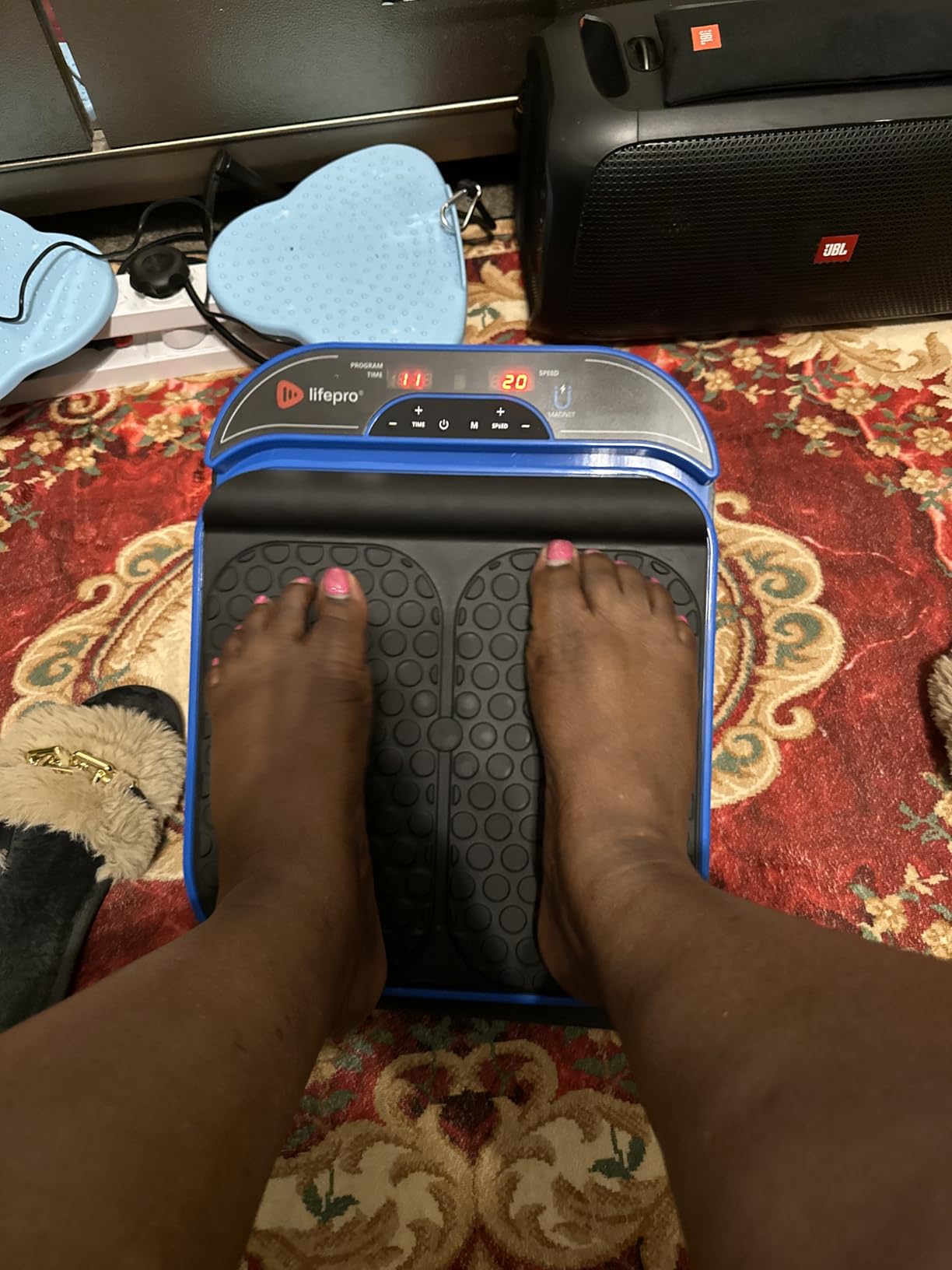 Lifepro VibraFlow Foot Massager for Neuropathy customer photo 1