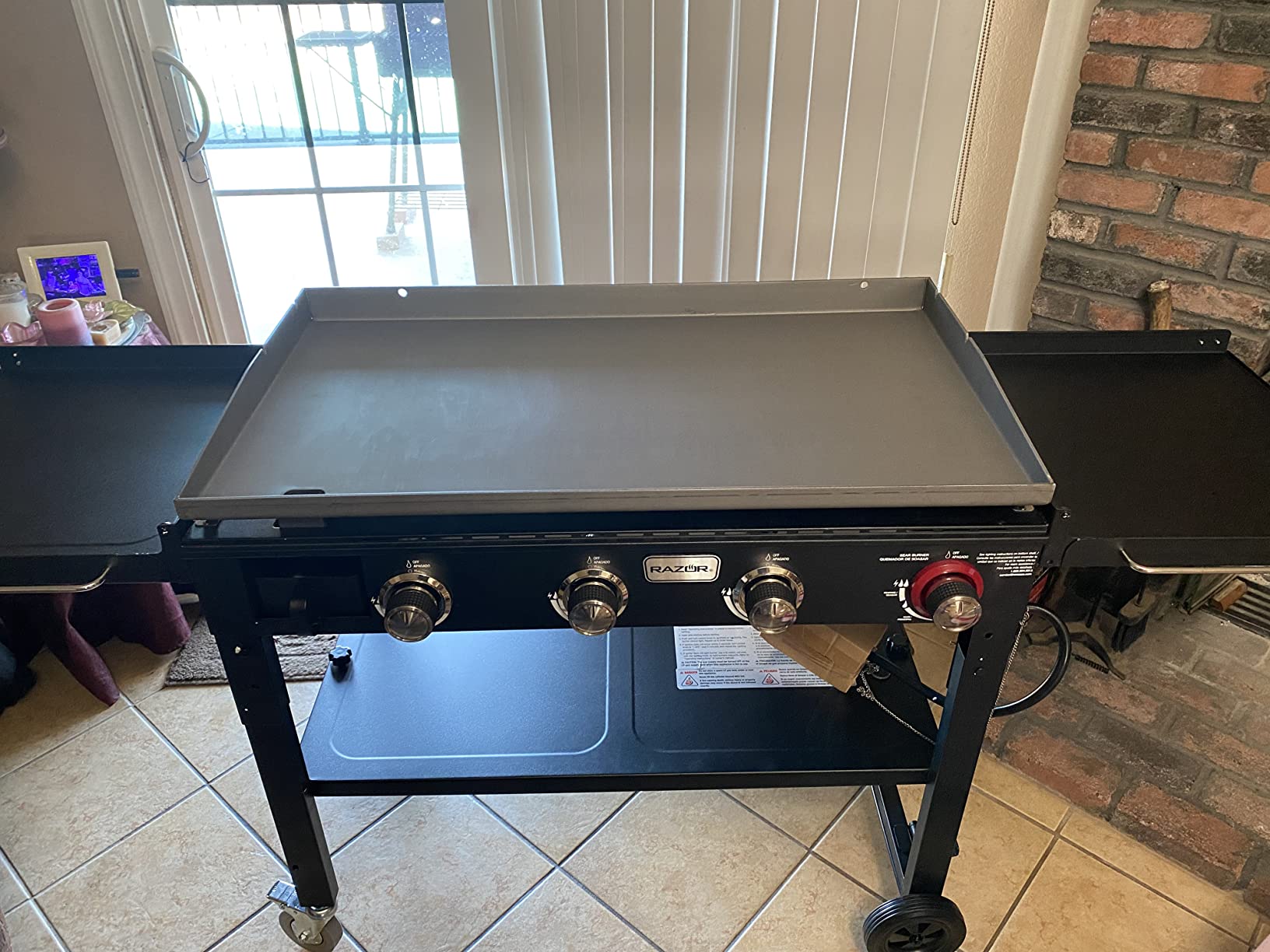 Razor Griddle 4-Burner Portable Outdoor Flat-Top Griddle with Foldable Prep Shelves, 37