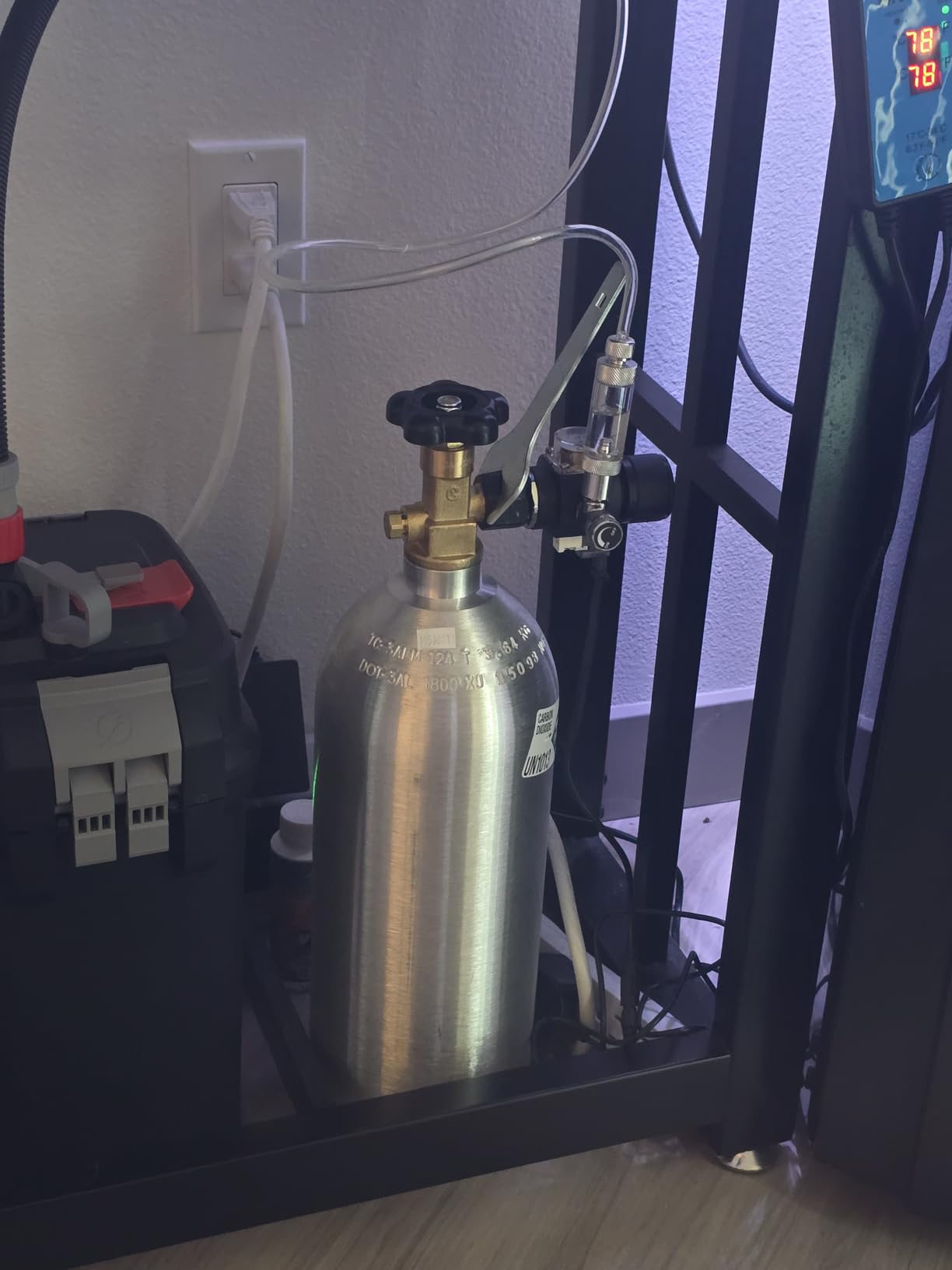 FZONE Aquarium CO2 Regulator Mini Series V3.0 Dual Stage with DC Solenoid and Bubble Counter Check Valve Compatible Paintball Tank CGA320 CO2 Cylinde customer photo 1