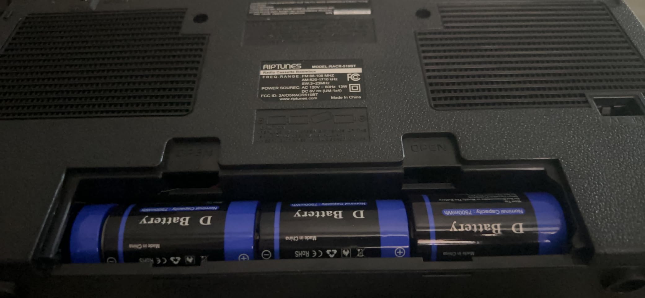 Riptunes Boombox Radio Cassette Player Recorder, AM/FM -SW1/SW2 Radio, Wireless Streaming, USB/Micro SD Slots, Aux in, Headphone Jack, Classic 80s Style Retro, Black customer photo 2