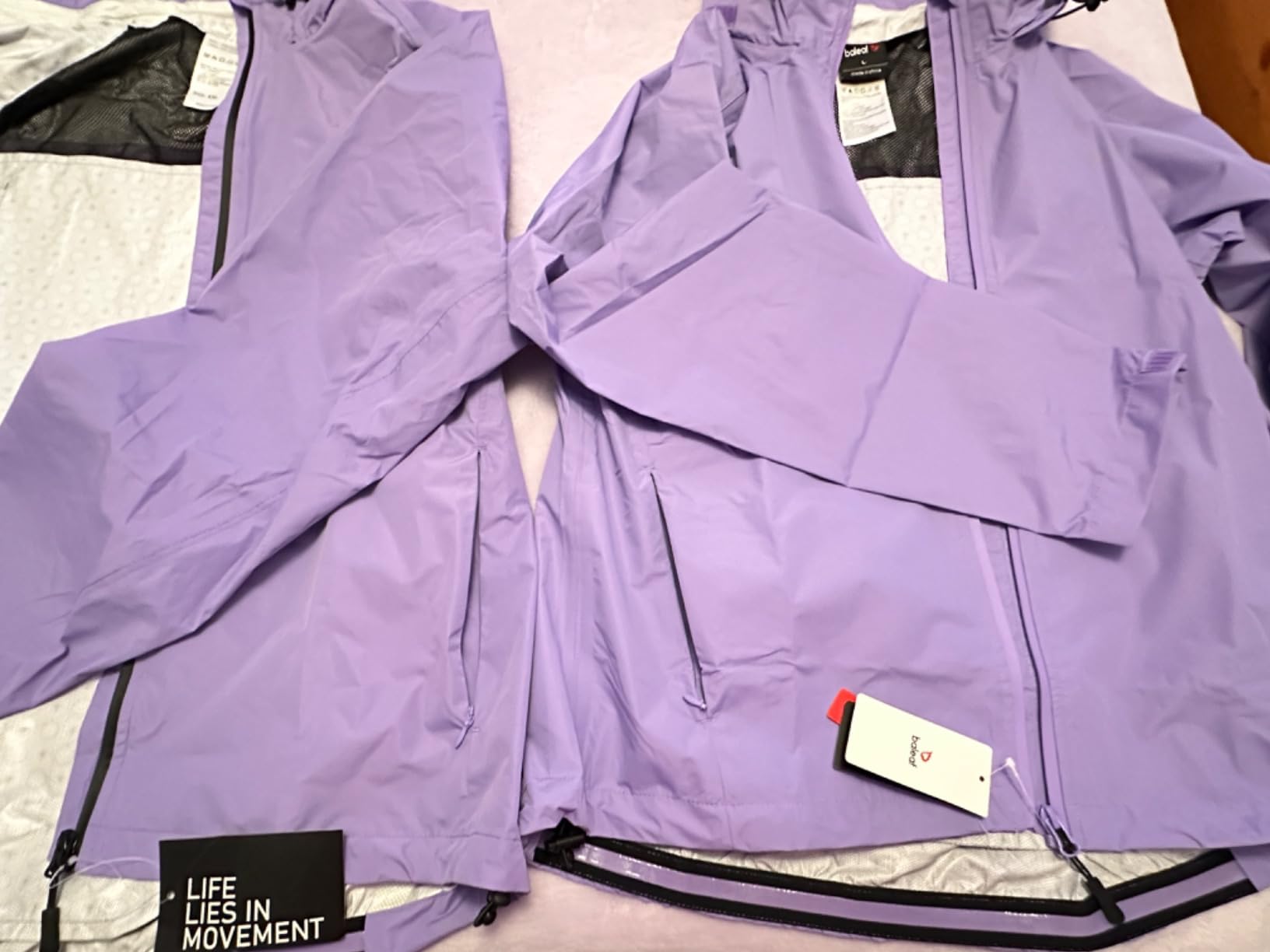 baleaf Packable Rain Jacket Women Waterproof Lightweight Jackets Hooded customer photo 2