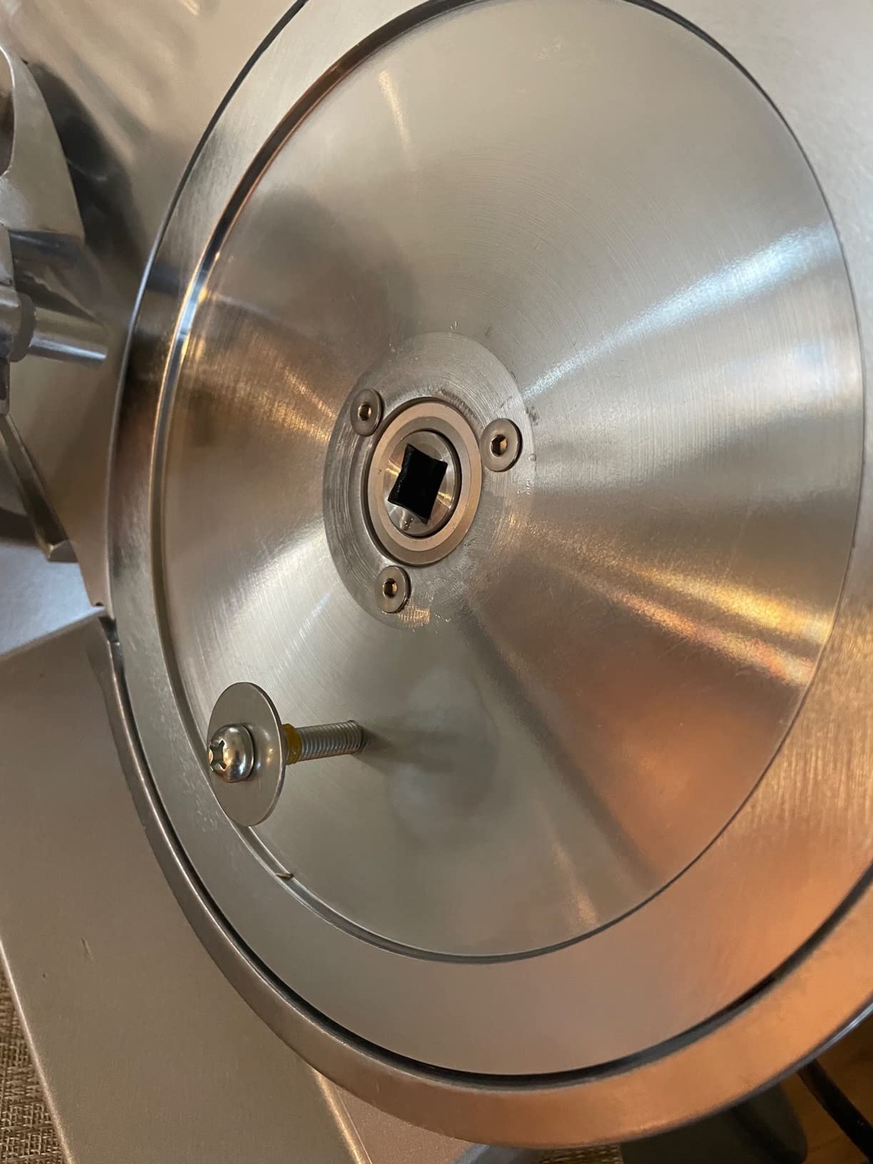 VEVOR Commercial Meat Slicer, 10 inch Electric Food Slicer, 240W Frozen Meat Deli Slicer, Premium Chromium-plated Steel Blade Semi-Auto Meat Slicer For Commercial and Home use | Commercial and Home Use, Premium Chromium-plated Steel Blade Semi-Auto Machine, 300–450 RPM, Adjustable Cutting Thickness customer photo 2