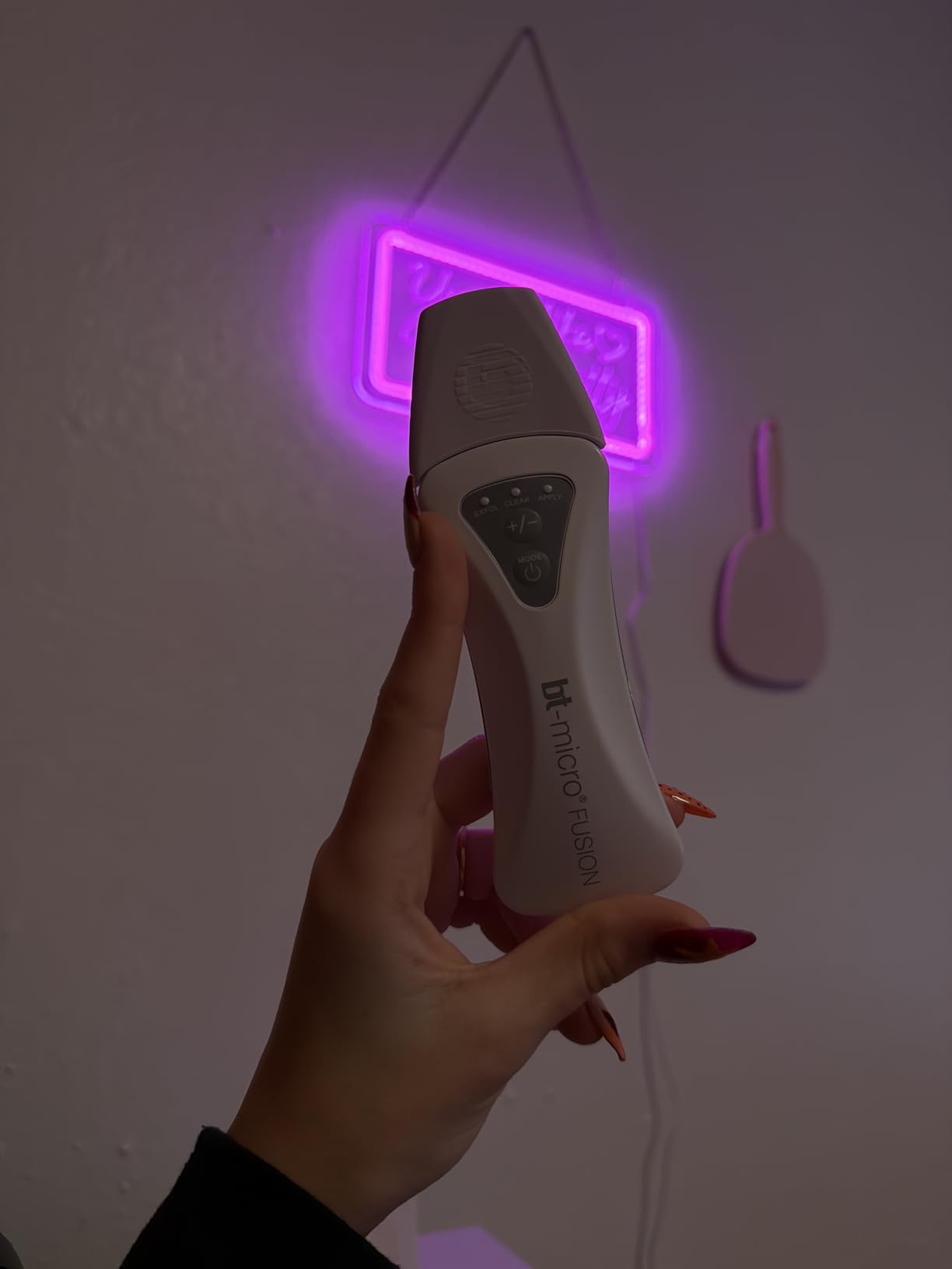 Bio-Therapeutic bt-Micro Fusion Ultrasonic Skin Exfoliation Tool – Deep Cleansing, Blackhead Extraction, Smooth & Clear Skin, 3 Modes, Stainless Steel Applicator, Rechargeable customer photo 1