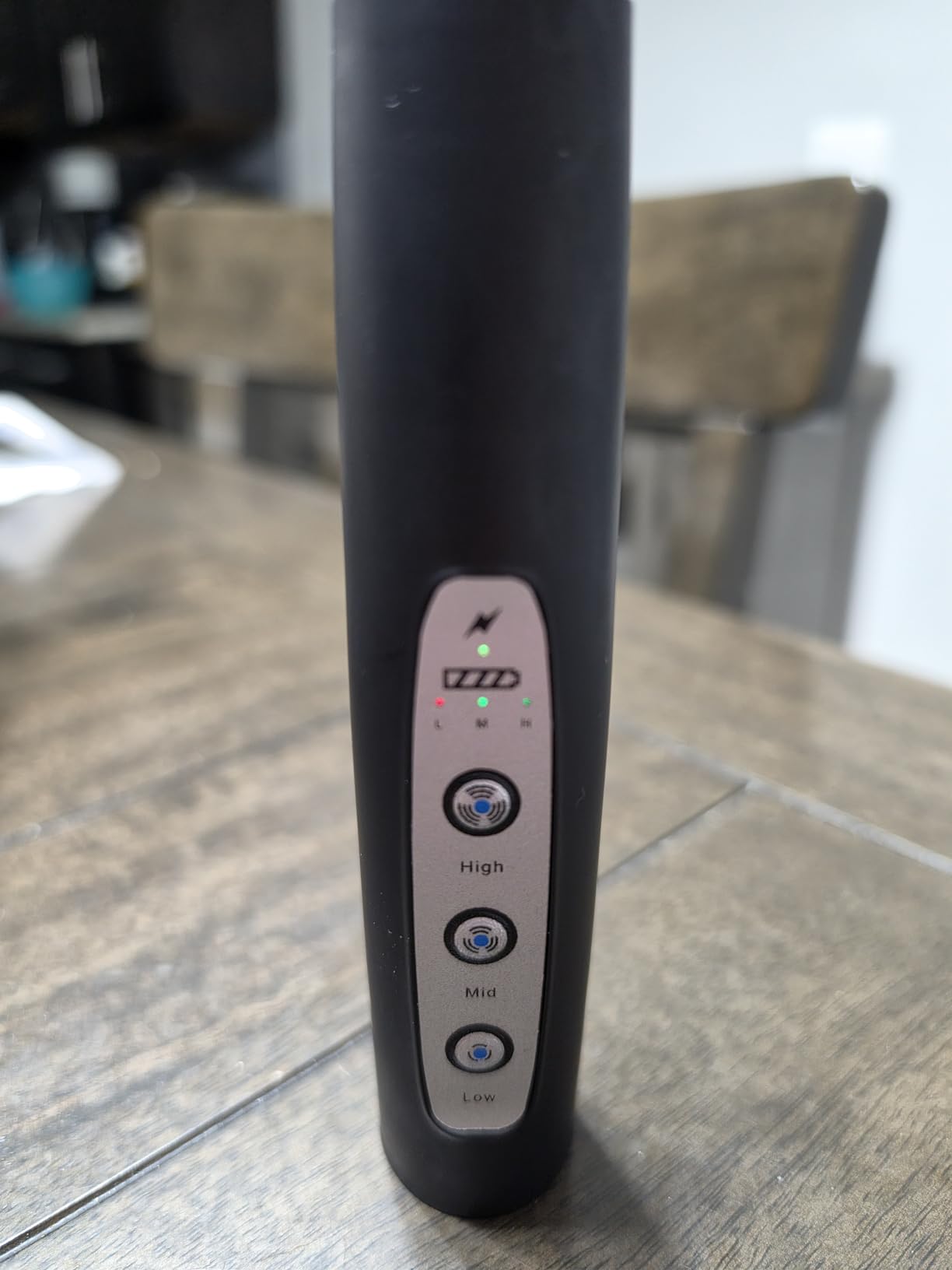 YUSWKO Handheld Milk Frother Wand for Coffee, Rechargeable Electric Whisk with 3 Heads 3 Speeds Drink Mixer Coffee Frother For Latte, Cappuccino, Hot Chocolate, Egg, Black customer photo 1