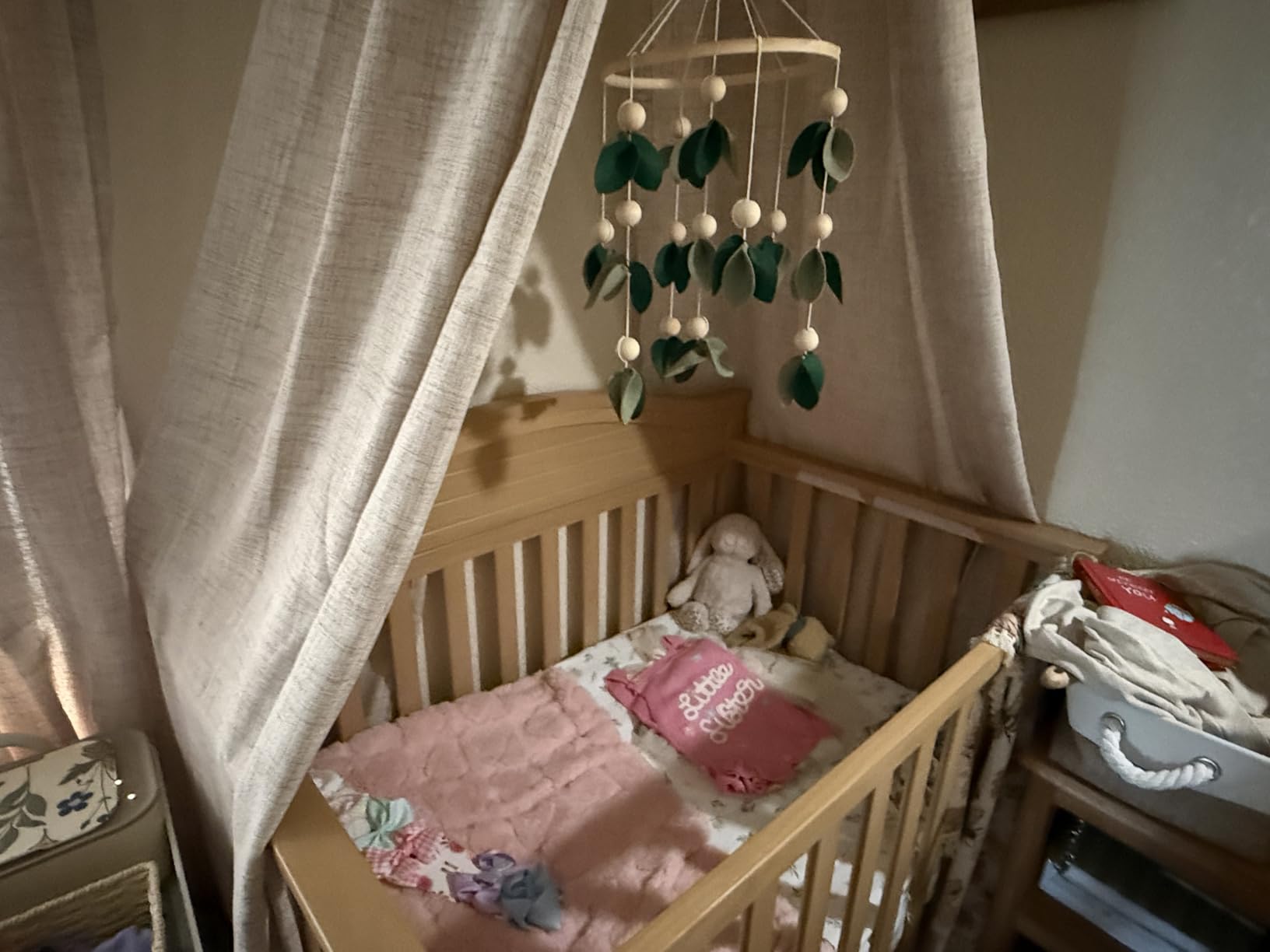 Graco Stella 4-in-1 Convertible Mini Crib with Bonus Mattress, Pebble Gray customer photo 2
