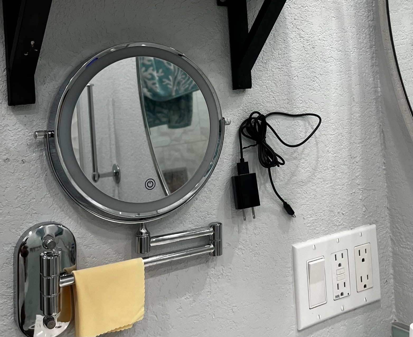 FUNTOUCH 5000mAh Rechargeable Wall Mounted Lighted Makeup Mirror 1X30X customer photo 1