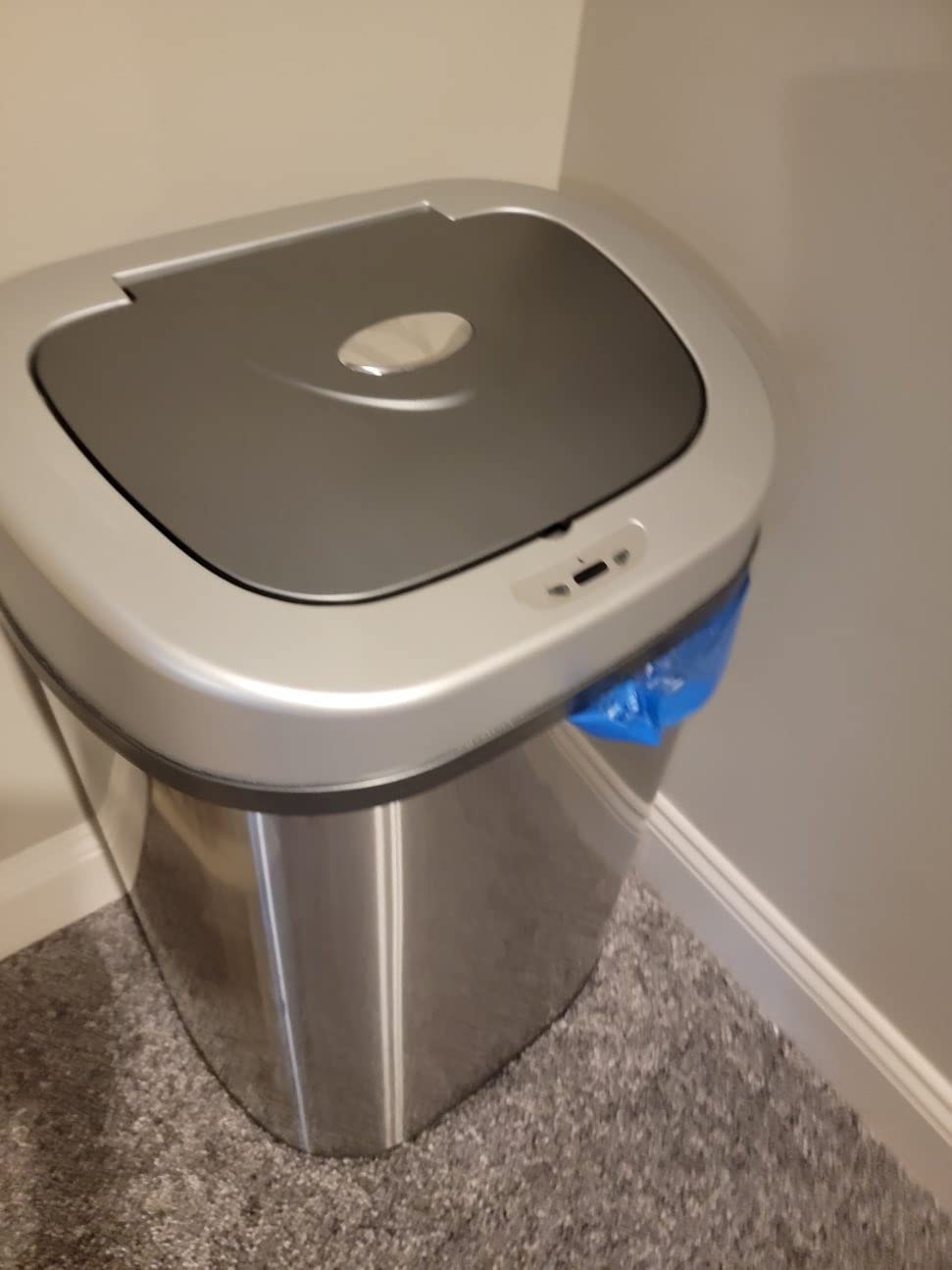 Amazon Basics Automatic Dual Compartment Trash Can with Lid, Hands-Free, Fingerprint Resistant, Odor Control, Stainless Steel, D-Shaped, 80 l, 2 Bins customer photo 1