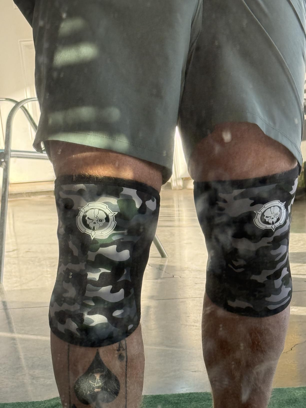 Knee Sleeves (1 Pair), 7mm Compression Knee Braces for Squats,Weightlifting,Powerlifting,Cross Training for Men & Women (Large) customer photo 2
