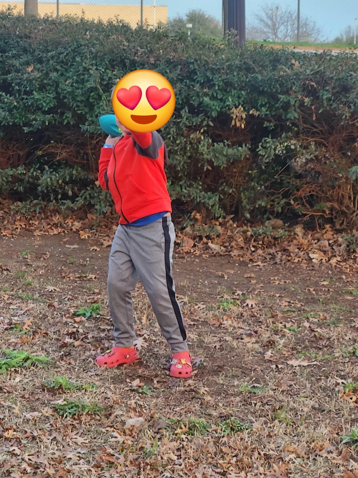Nerf Vortex Aero Howler Neon Foam Ball, Classic Long-Distance Football, Flight-Optimizing Tail, Whistling Sound, Indoor & Outdoor Fun (Amazon Exclusive) customer photo 2