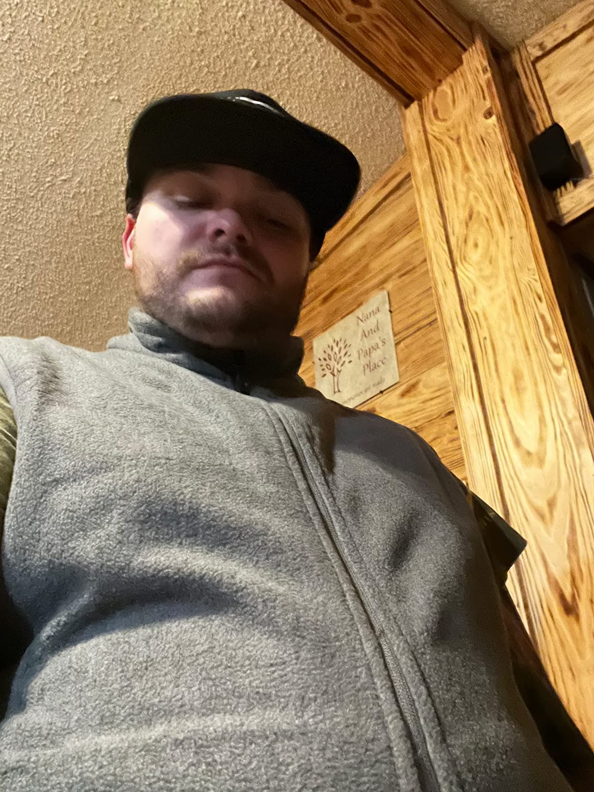 Amazon Essentials Men's Full-Zip Polar Fleece Insulated Vest (Available in Big & Tall) customer photo 1