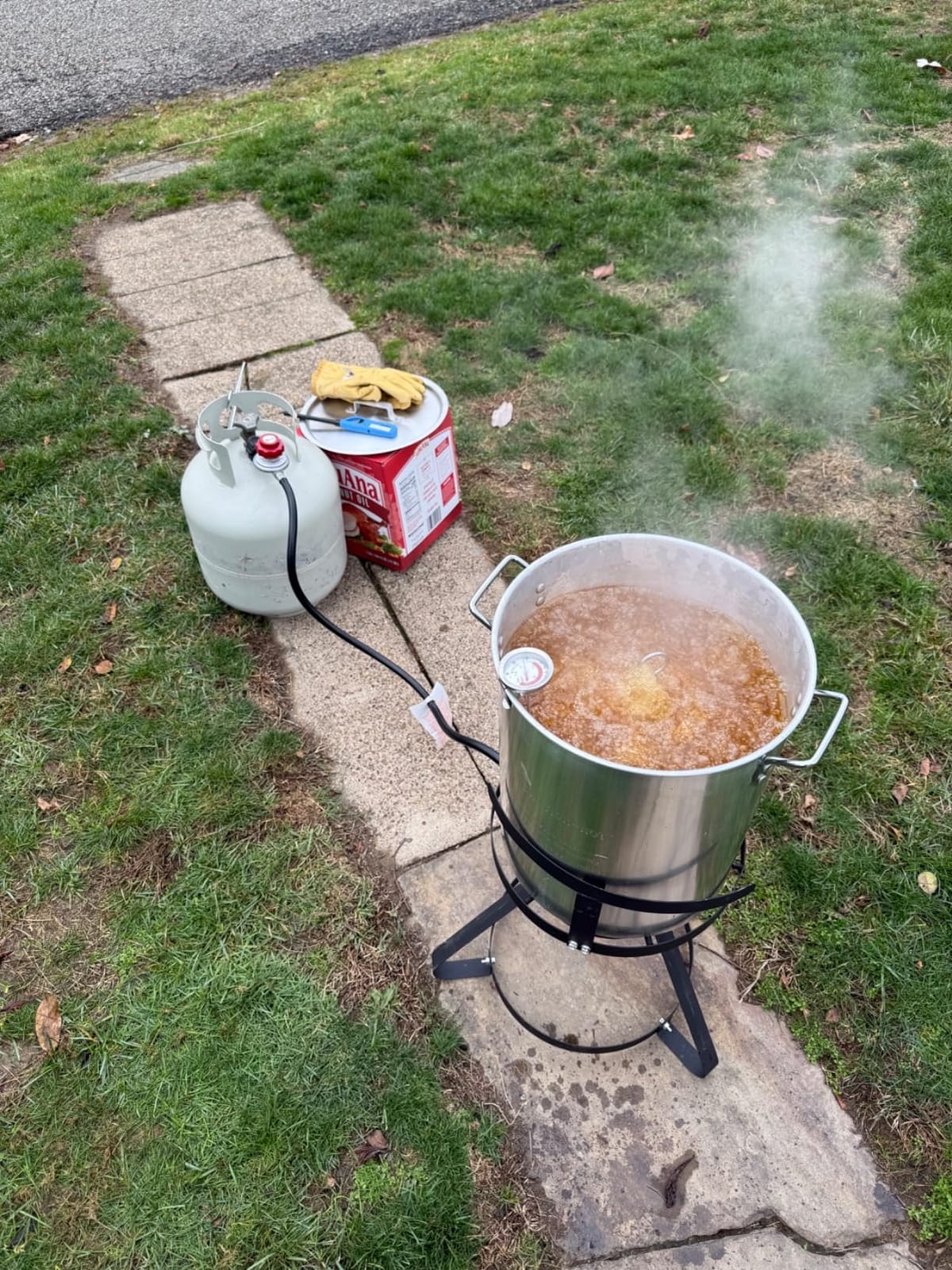 GasOne 30QT Turkey Fryer Set and Seafood Boil with Propane Gas Burner, Perforated Basket – Perfect Outdoor Cooker for Crawfish, Crab, Shrimp, Lobster, and Frying – Complete Outdoor Cooking Kit customer photo 1