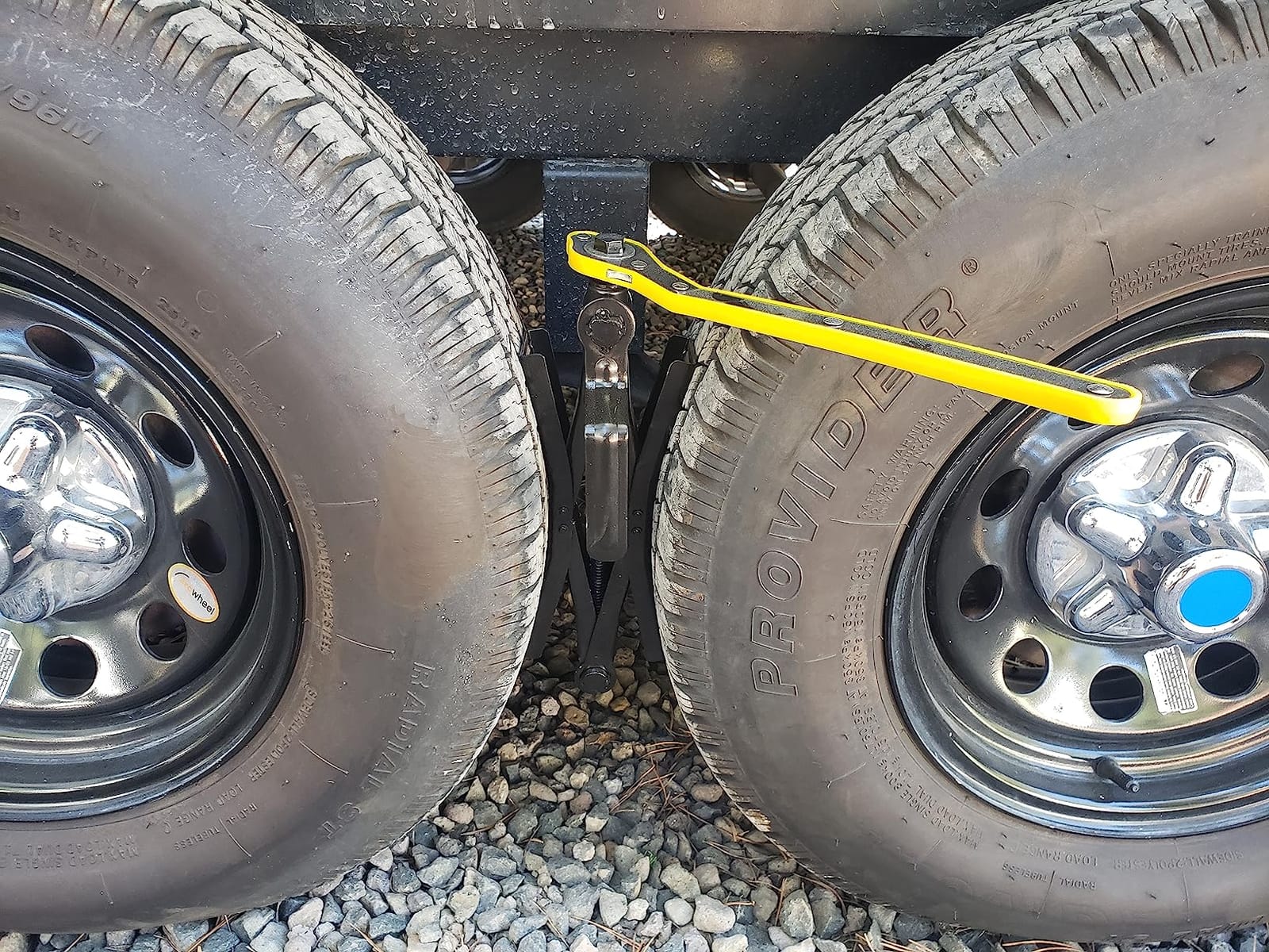 Camper Wheel Chock Stabilizer 2 Sets, Double Speed Heavy Duty Truck RV Tire Scissor Locking X Chock, Camper Accessories for Travel Trailers Tire Chalks, Anti Rust Coating, Fit for 3.5” to 12” customer photo 2