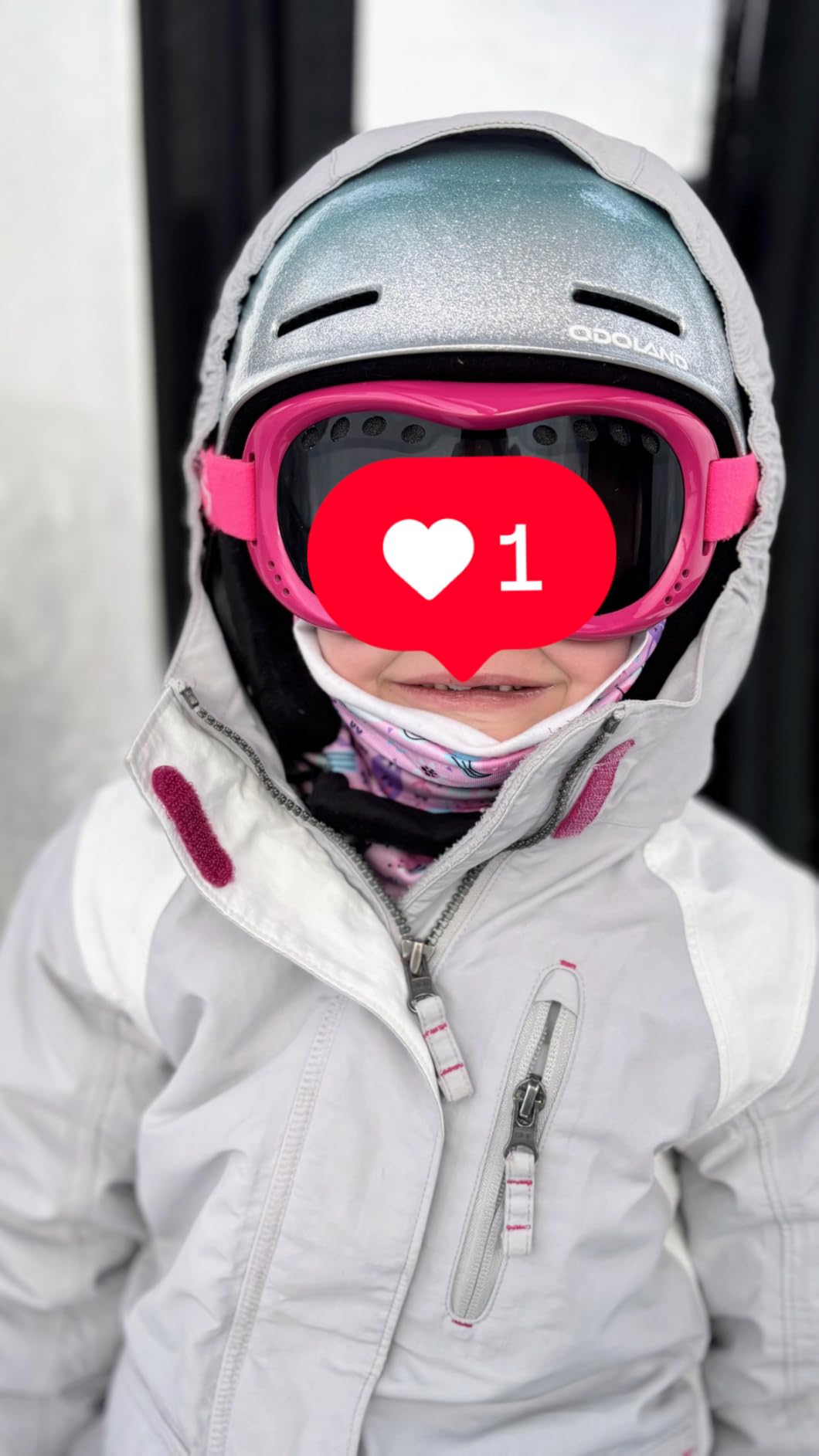 Odoland Kids Ski Helmet, Snow Helmet with Ski Goggles Set for Boys and Girls, Shockproof, Windproof, Safety Snowboard Sports Helmets and Protective Goggles for Children Age 6-14 customer photo 2