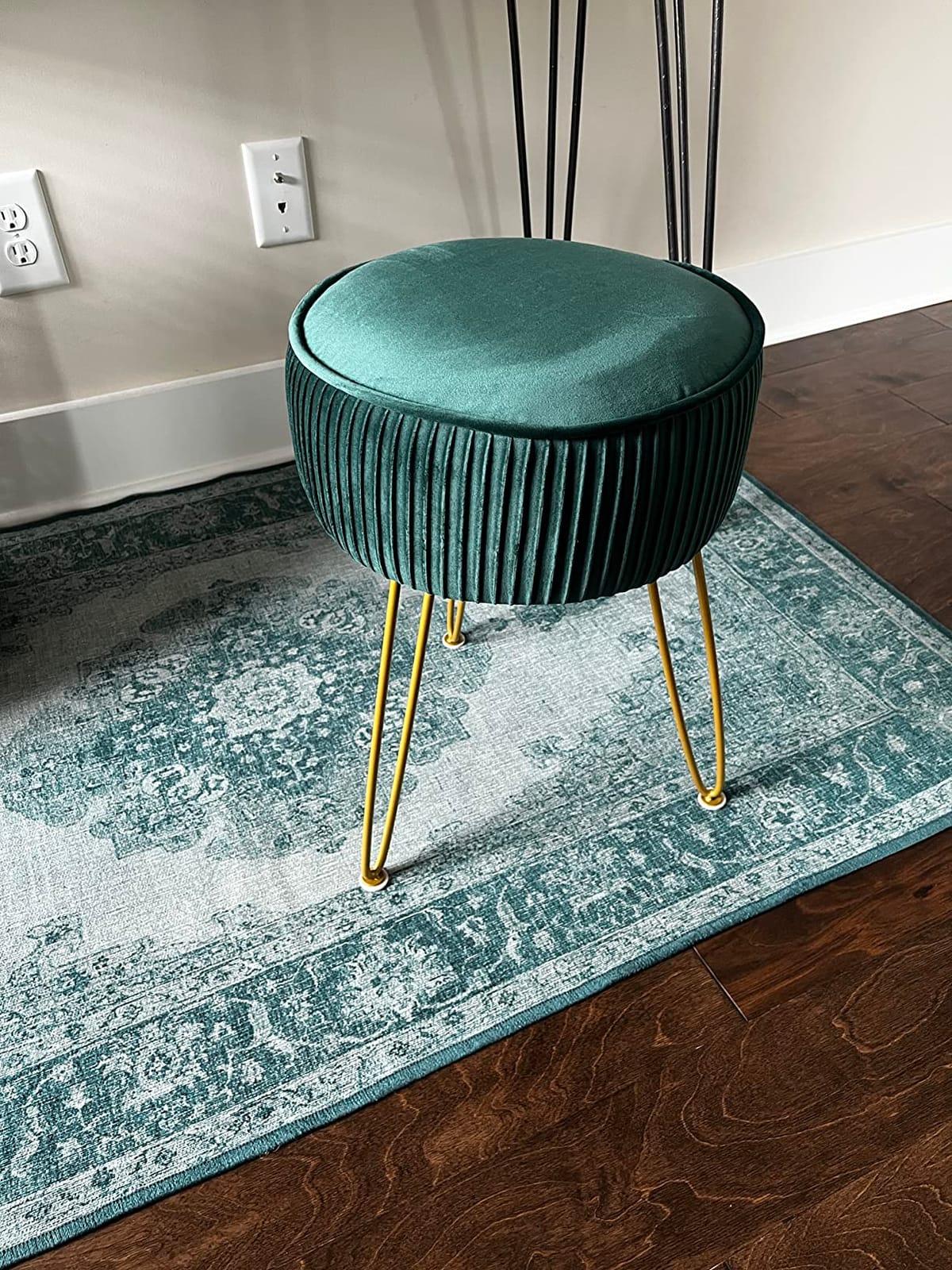 LUE BONA Pleated Vanity Stool, Velvet Upholstered Vanity Stool for Makeup Room, Round Stool for Vanity, Ottoman Footrest Stool with Metal Legs for Living Room, Bedroom, White customer photo 1