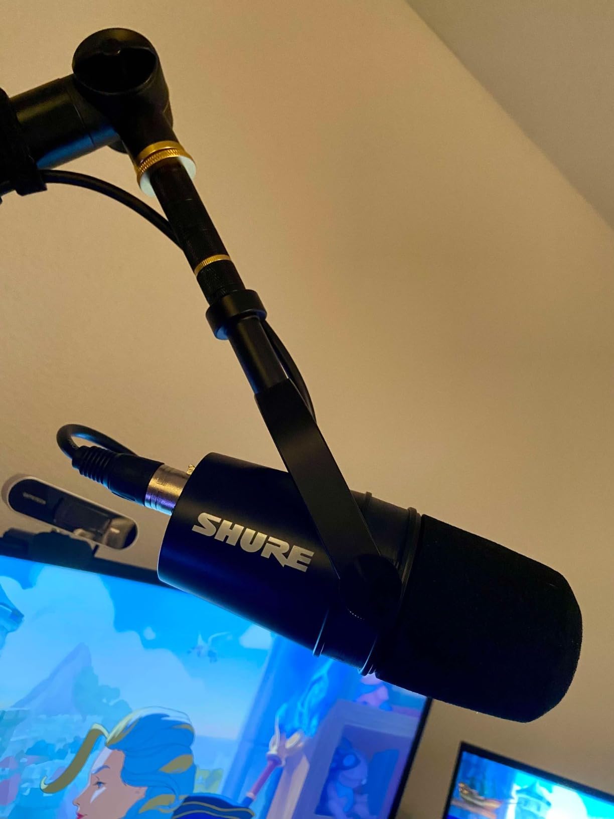 Shure MV7X XLR Dynamic Podcast & Recording Microphone - Black customer photo 1