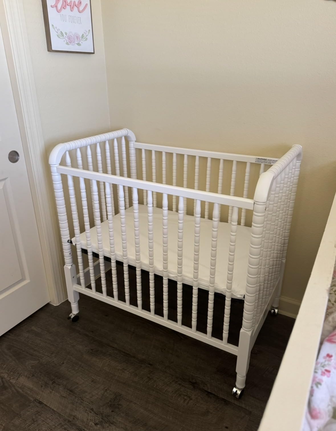 DaVinci Jenny 3-in-1 Convertible Mini Crib, GREENGUARD Certified, Ebony customer photo 2