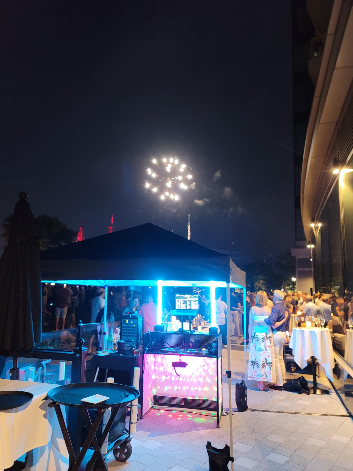 CROWN SHADES 10x10 Pop Up Canopy with 1 Side Wall, Beach Canopy Tent, White customer photo 2