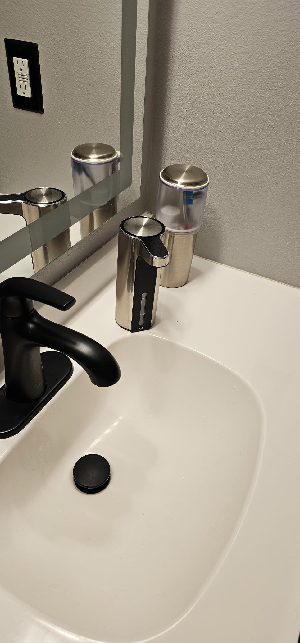 EKO Aroma Touchless Automatic Soap Dispenser for Kitchen and Bathroom, Liquid Hand Soap Dispenser, Rechargeable, 9 fl oz (Stainless) customer photo 1