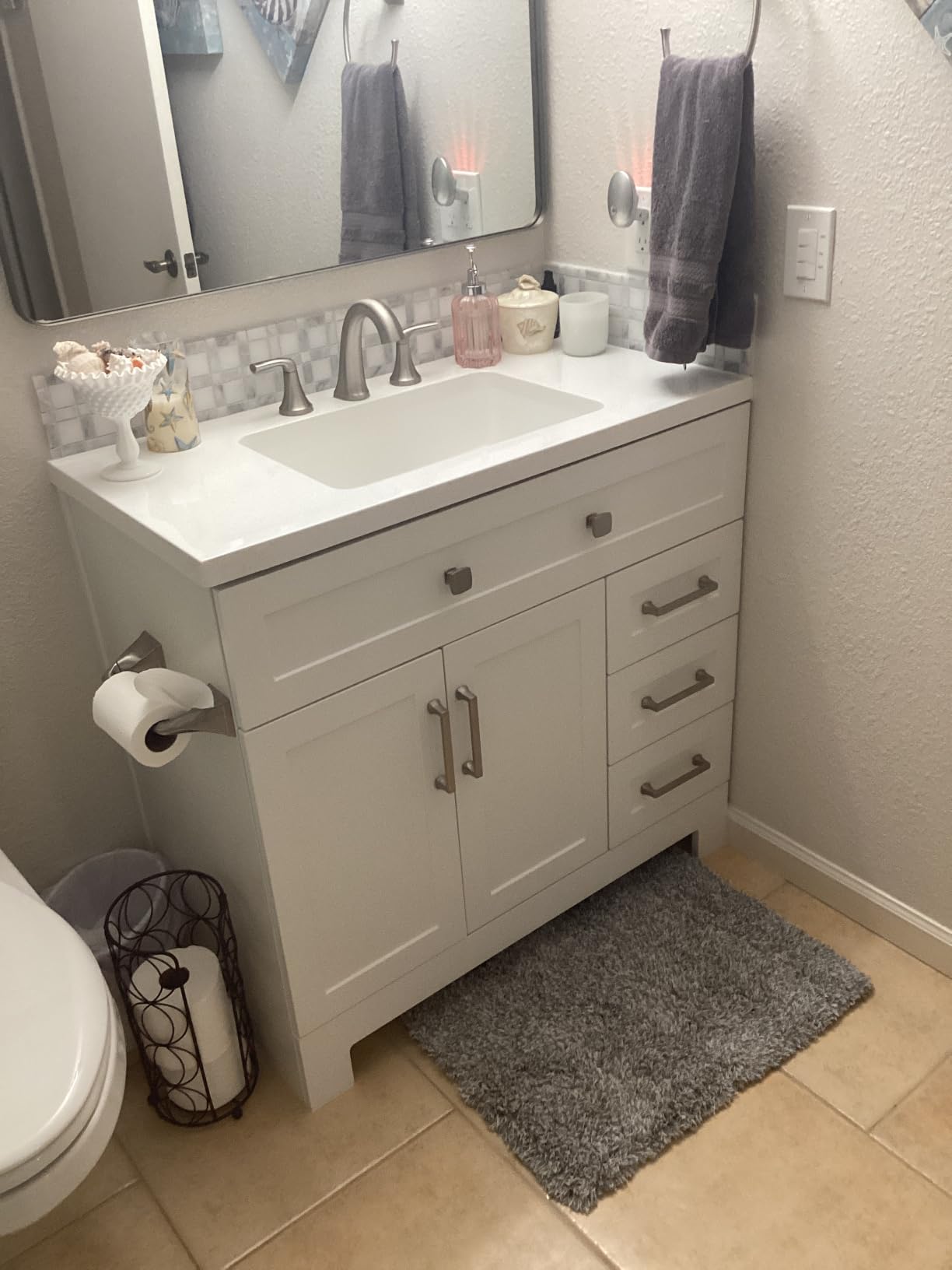 Yimobra Bathroom Rugs Non Slip Washable 32X20, Ultra Soft and Water Absorbent Bath Mats, Plush Fluffy Shower Mat Outside, Microfiber Thick Matts for Bathroom Floor/Tub, Light Gray and White customer photo 1