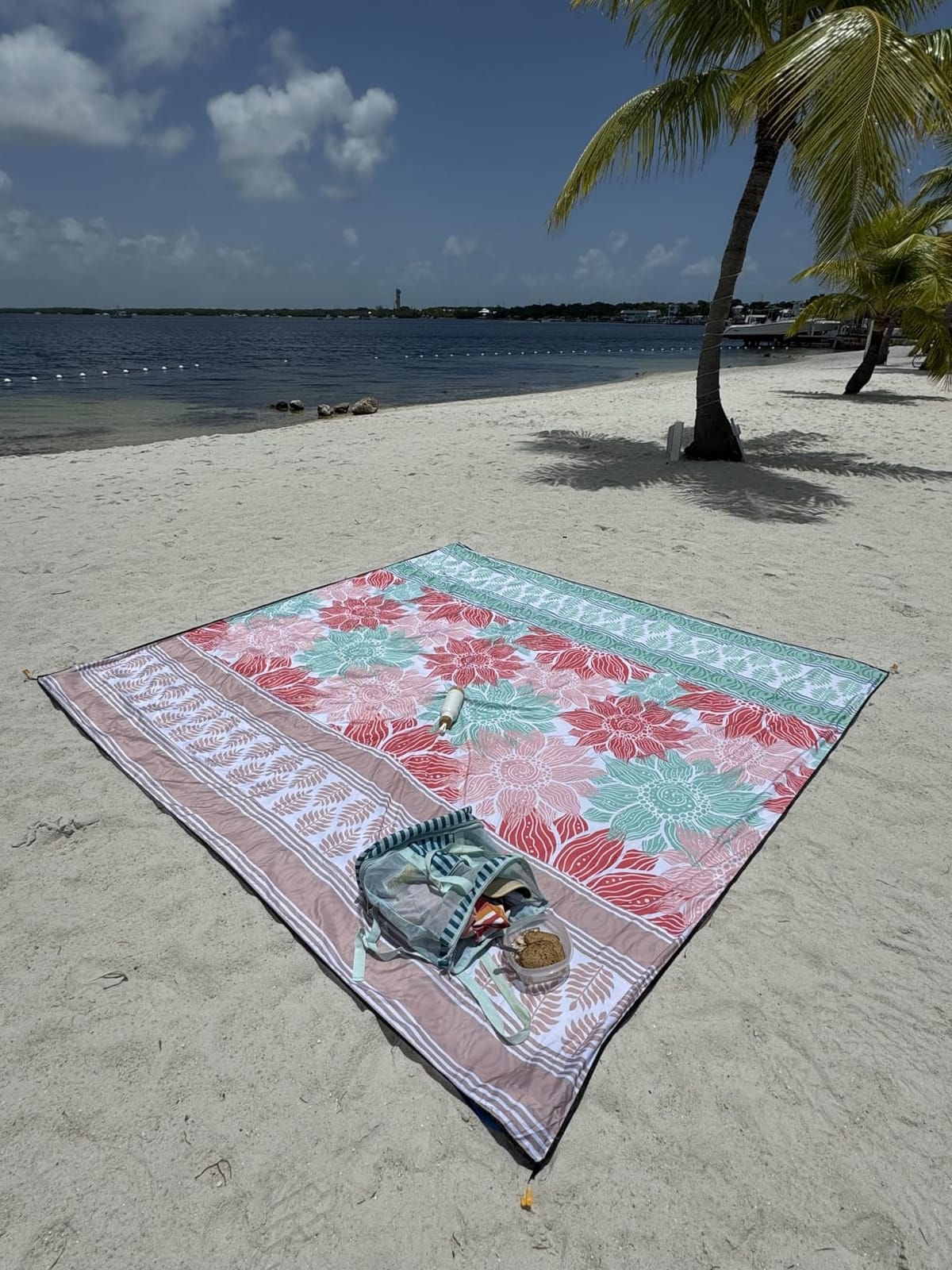 HIHOHO Waterproof Sandproof Beach Blanket Mat for 1-8 Adults, Quick Drying customer photo 2