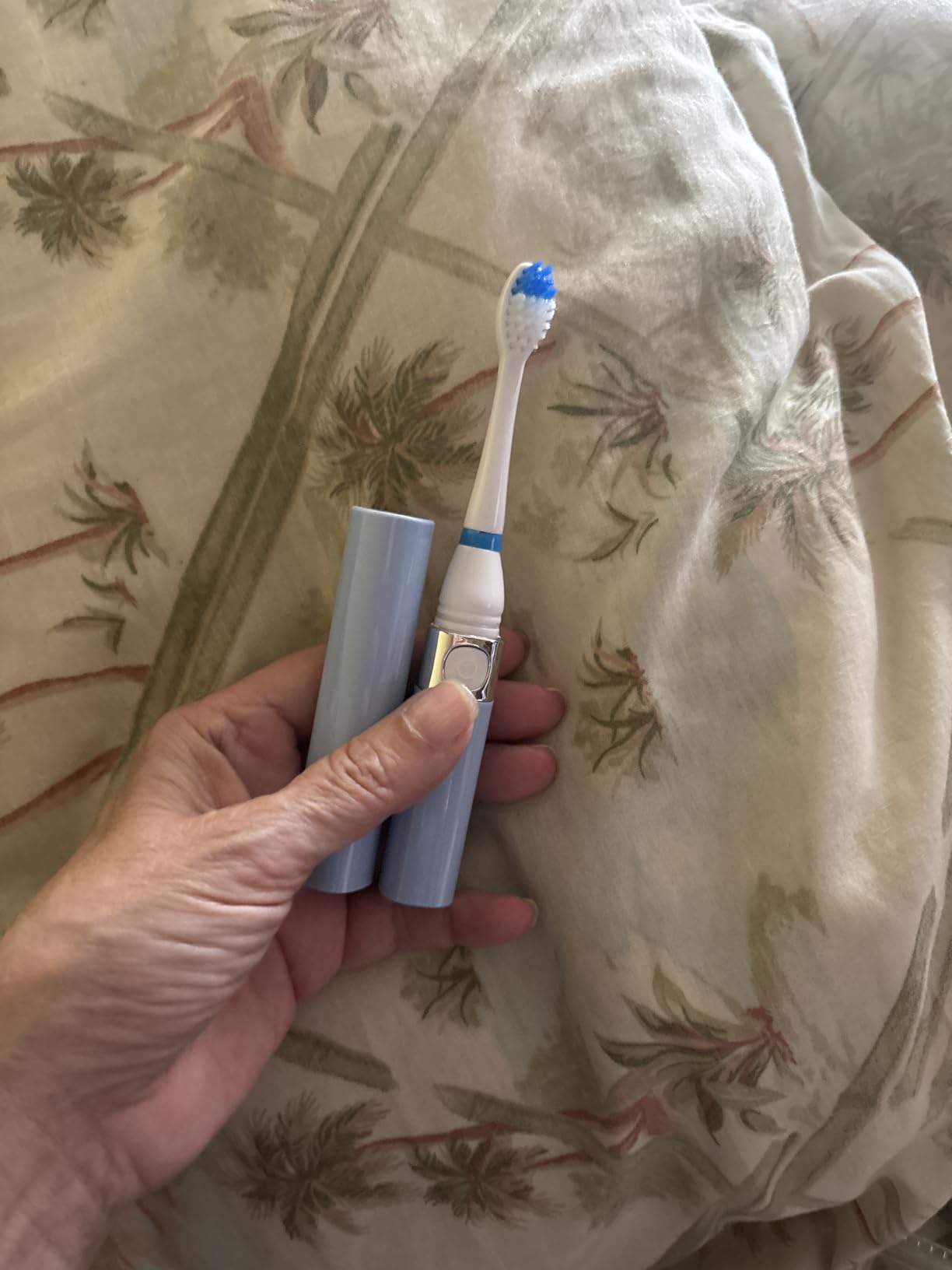 Pursonic Portable Sonic Toothbrush Battery Operated, Battery Included, 3 Brush Heads Included, 22,000 Strokes Per Minute, Brush On The Go (Blue) customer photo 2
