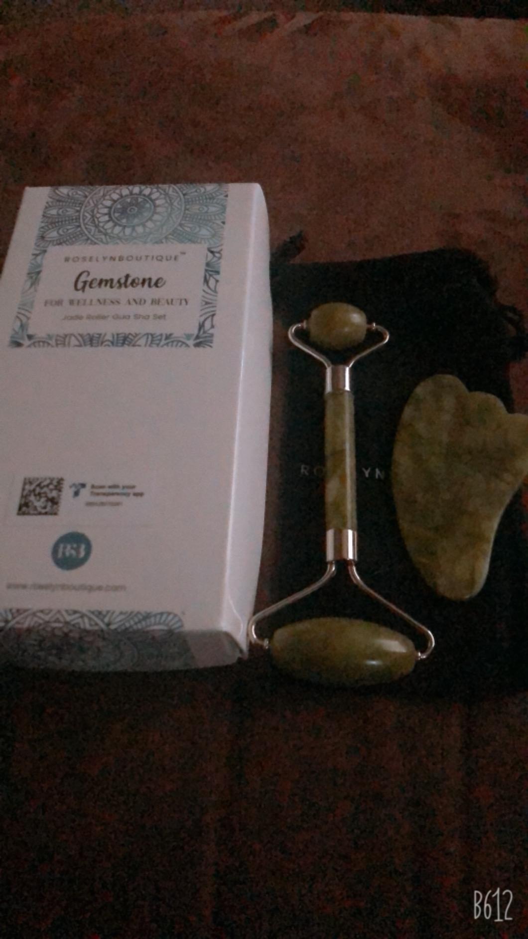 ROSELYNBOUTIQUE Gua Sha Facial Tools & Ice Roller for Face (Green) customer photo 2