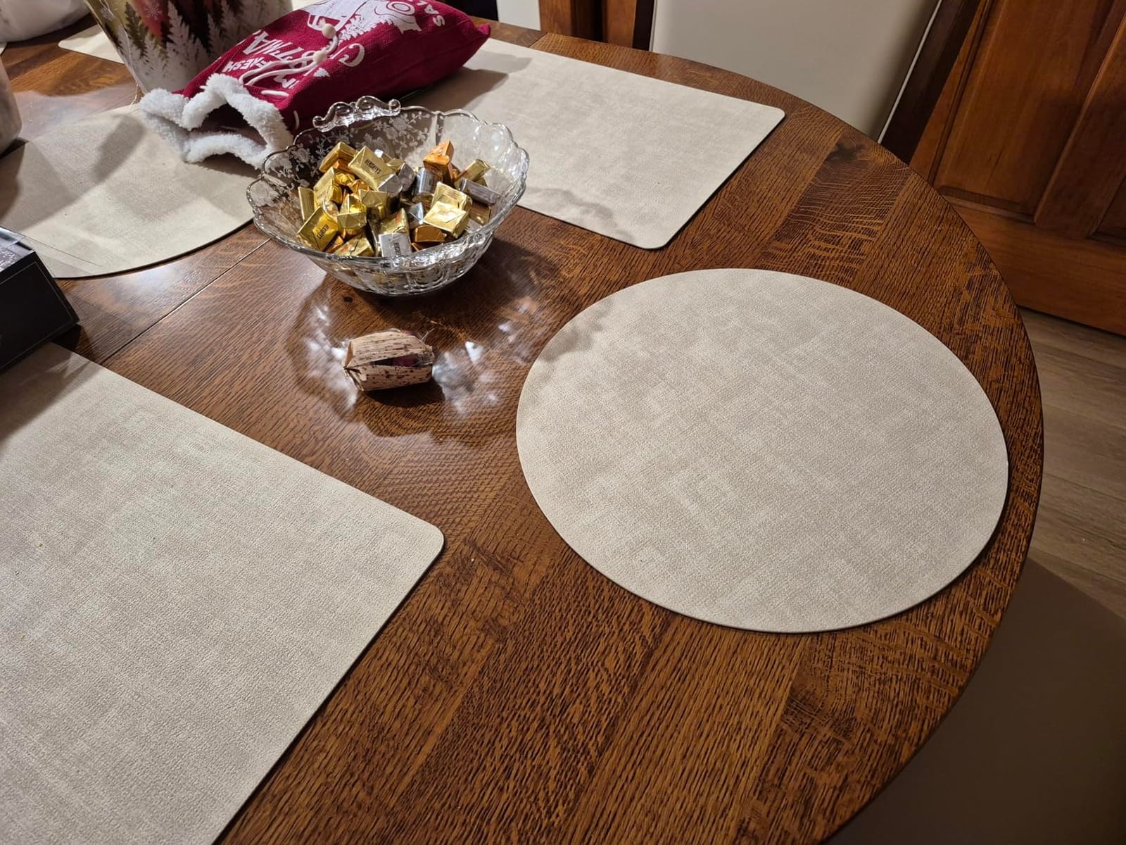 Maxpearl Faux Leather Placemats Set of 6, Easy to Clean, Beige customer photo 1