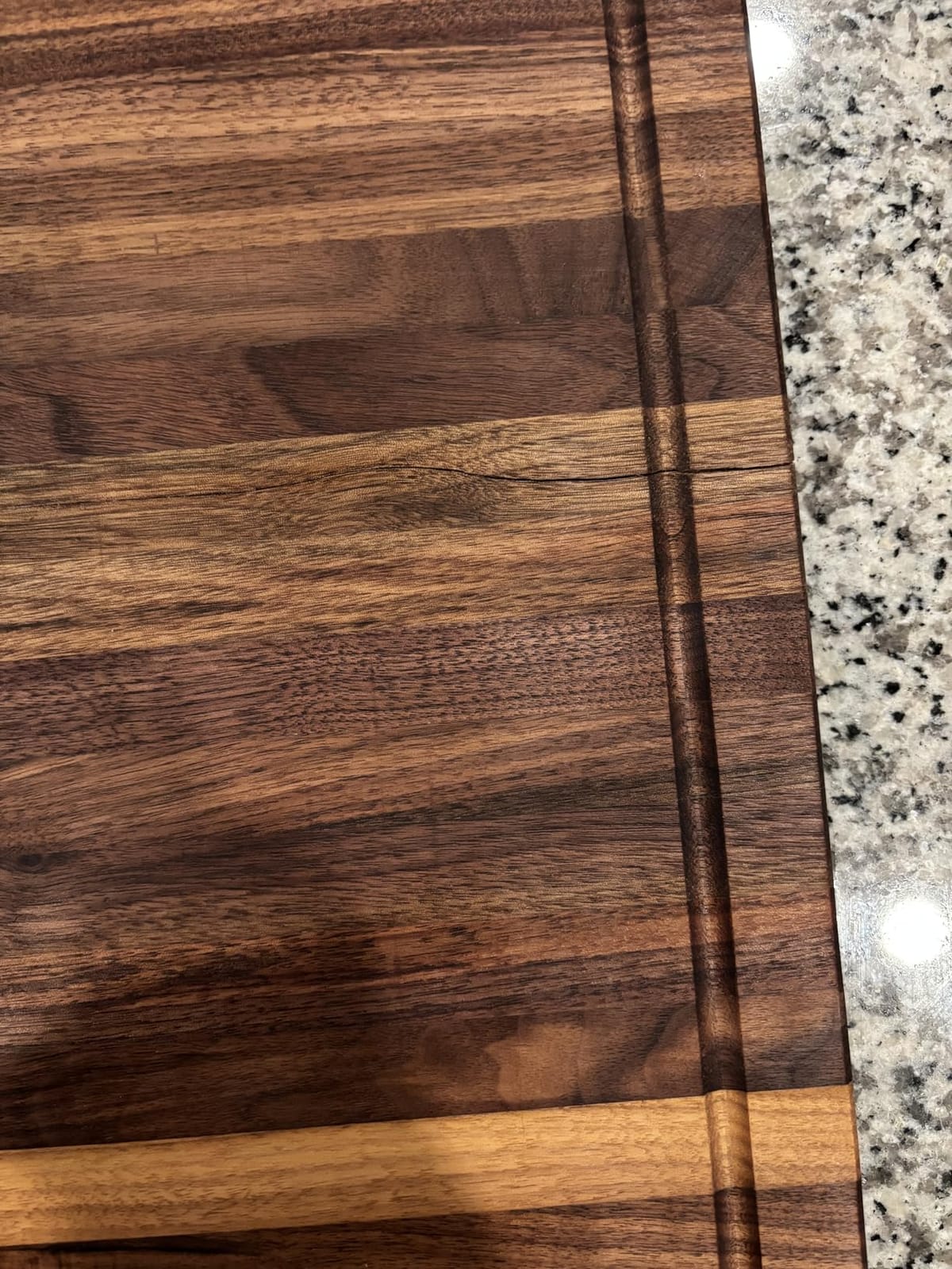 CONSDAN Walnut Cutting Board for Kitchen, USA Grown Hardwood, 20 x 15, with Invisible Inner Handle, Prefinished with Food-Grade Oil, Suitable for Kitchen Edge Grain, 1
