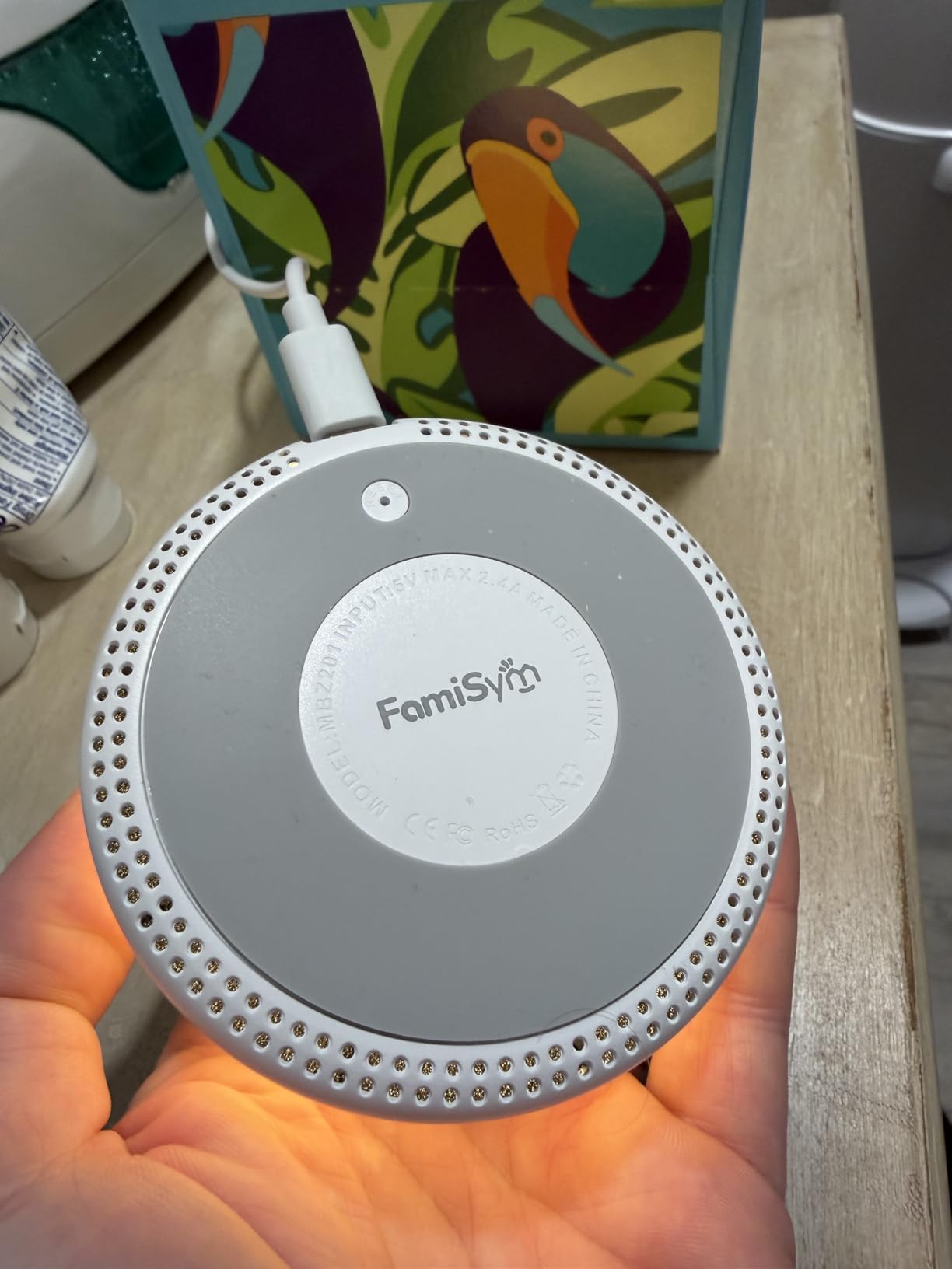 FamiSym Rechargeable White Noise Sound Machine Baby with Night Light customer photo 1