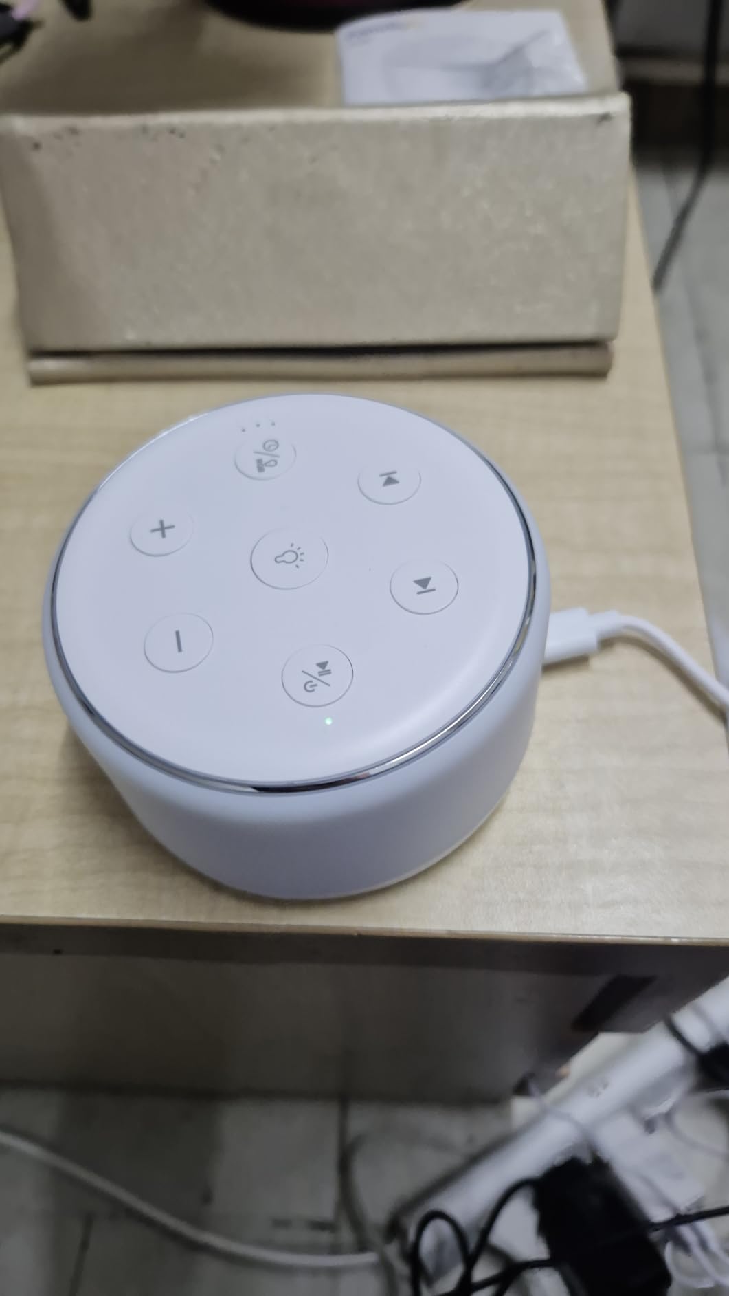 FamiSym Rechargeable White Noise Sound Machine Baby with Night Light customer photo 2