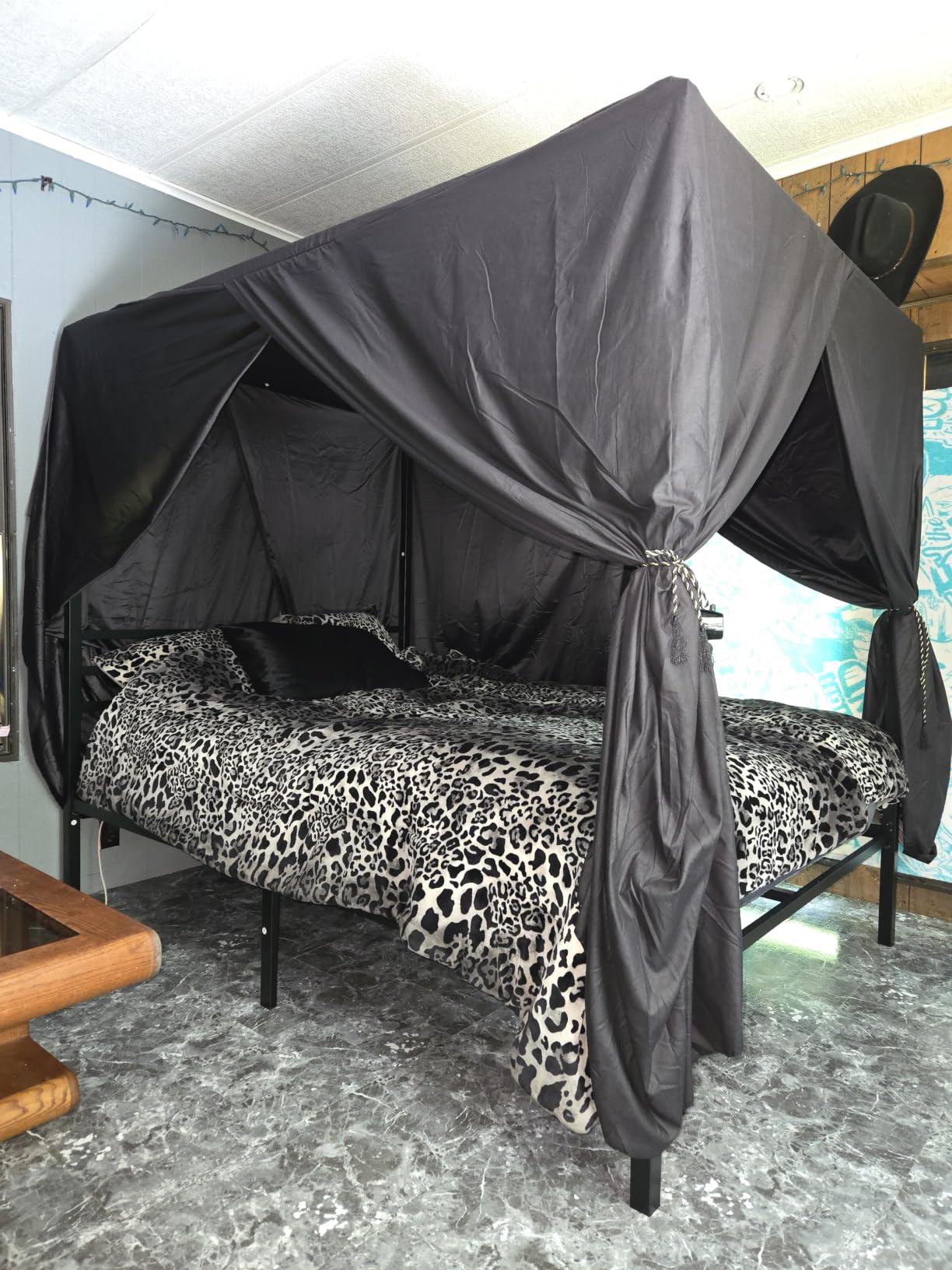 SHA CERLIN Queen Size Canopy Bed Frame with Heavy Duty Metal Slats, Black customer photo 1