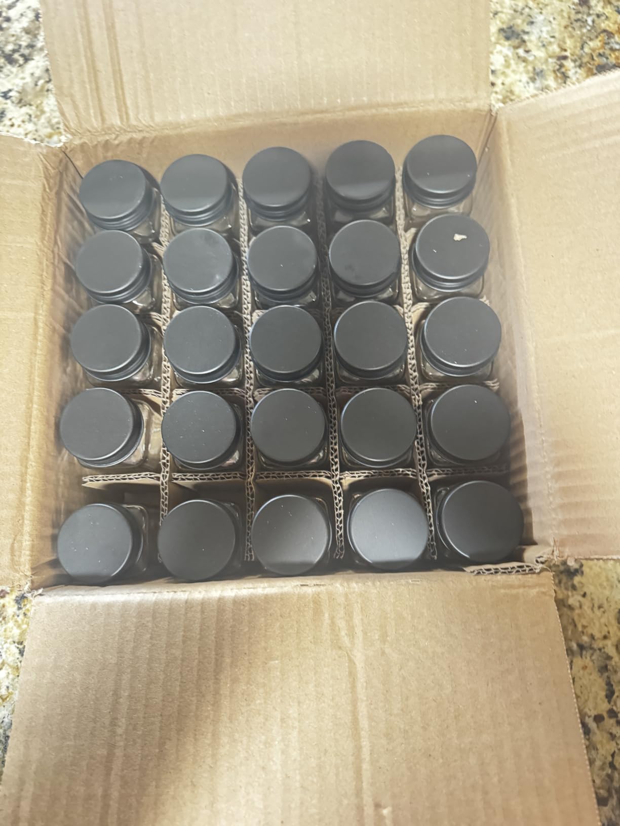 Churboro 25 Pack Glass Spice Jars with Labels, 4oz Spice Containers customer photo 1